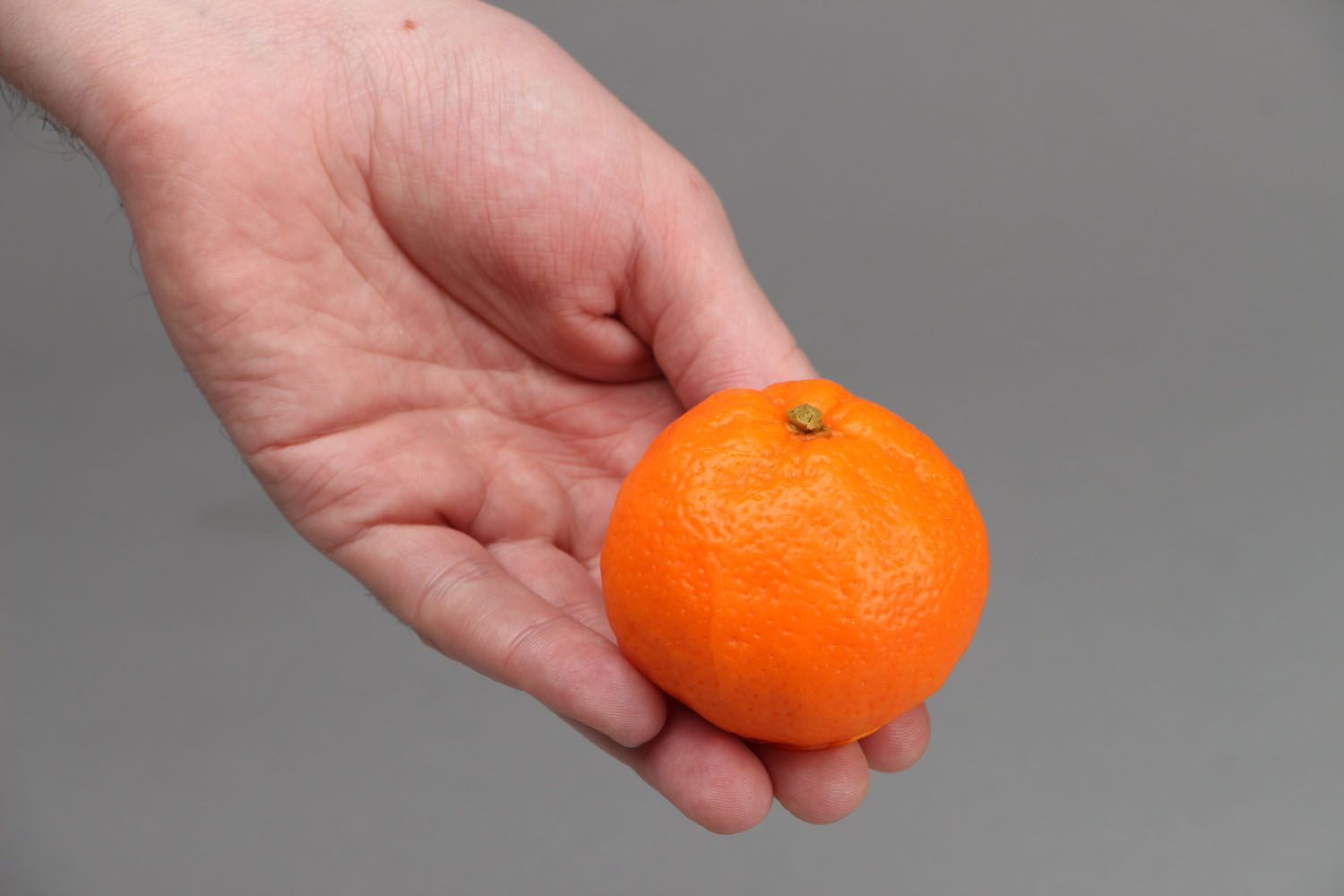 Savon fait main en forme de tangerine photo 3
