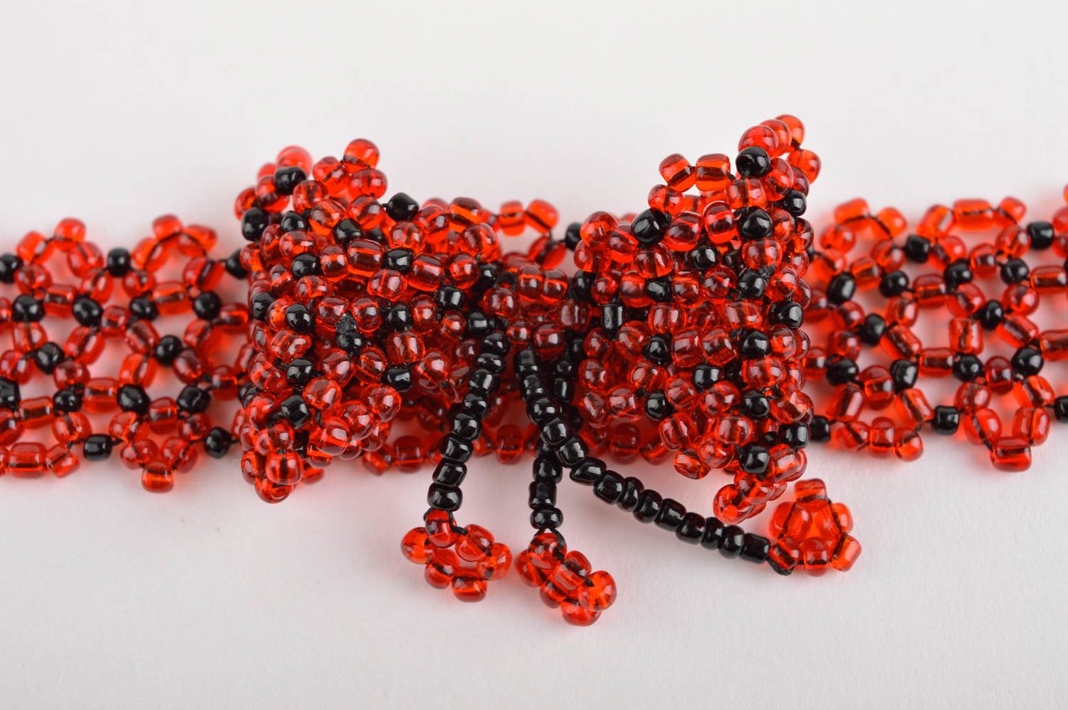 Rotes Haarband mit Perlen handgemachter Schmuck  Accessoire für Haare  foto 2