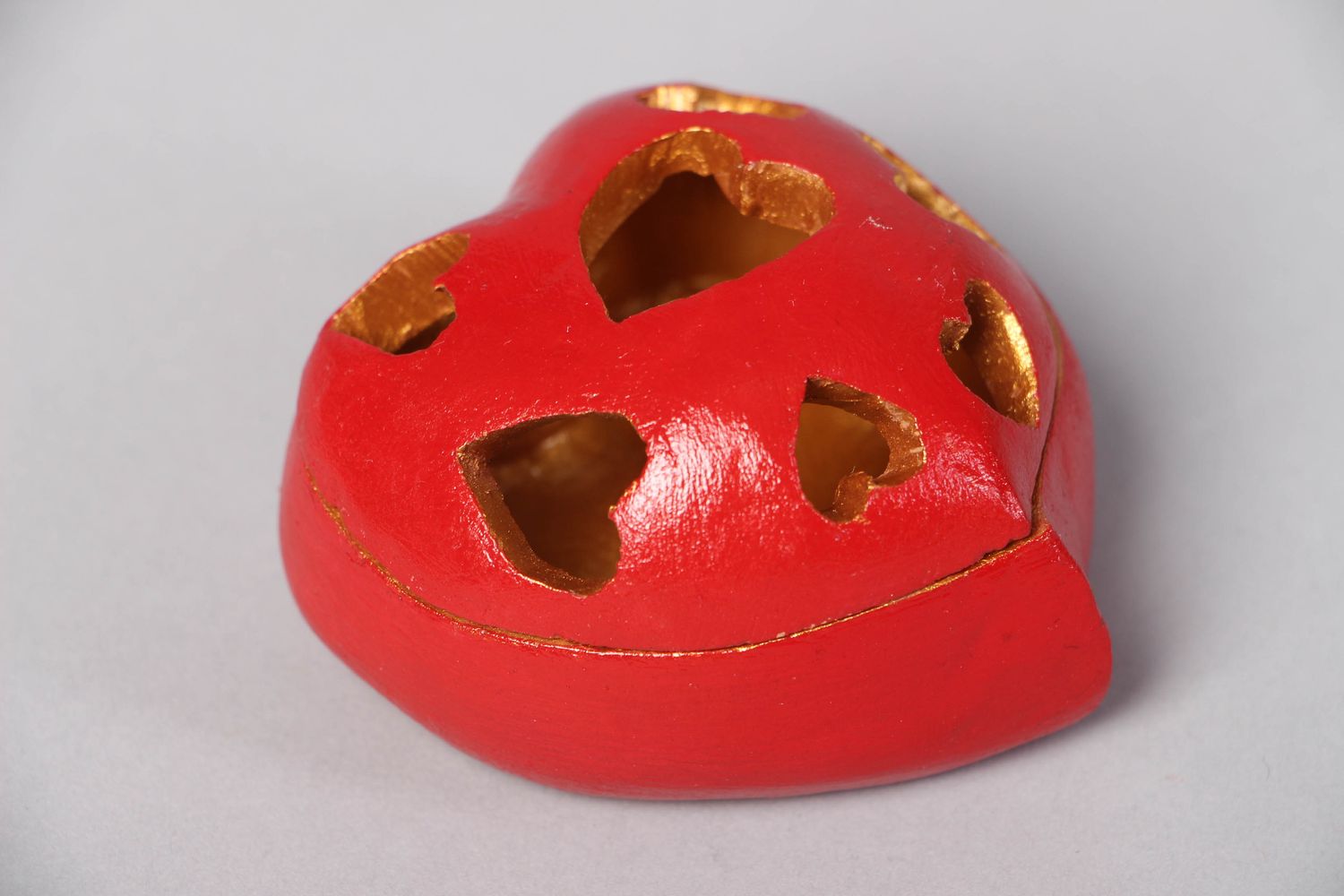 Шкатулка в форме сердца из глины красная  фото 1