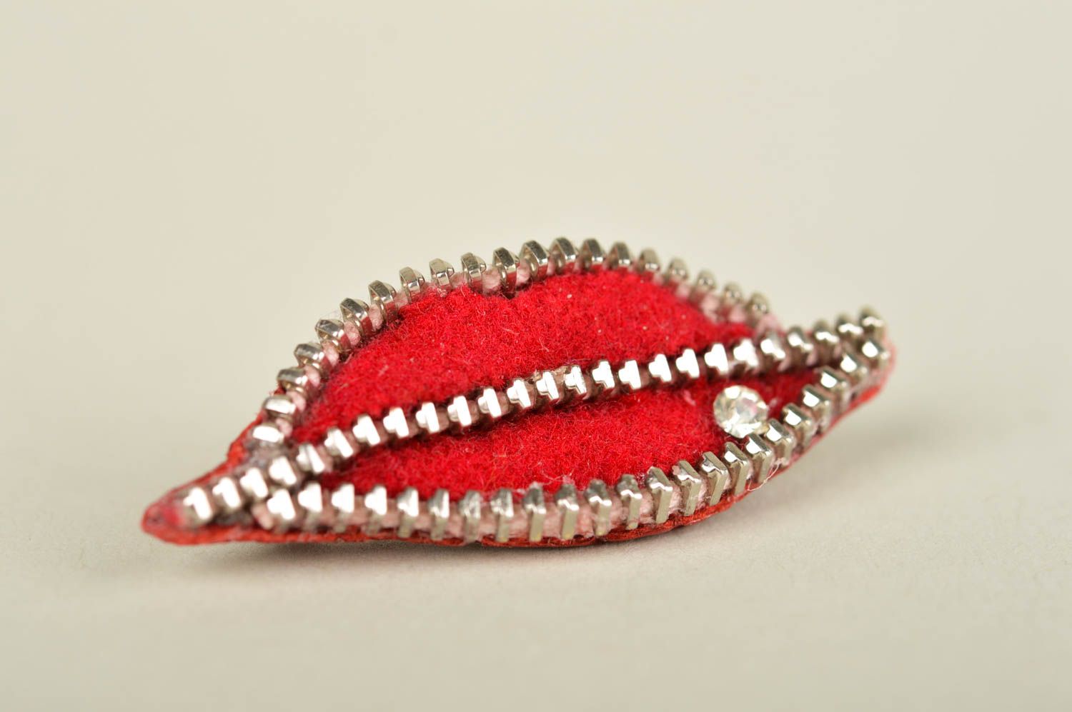 Handmade brooch lips designer accessory textile red  leather zipper brooch photo 4