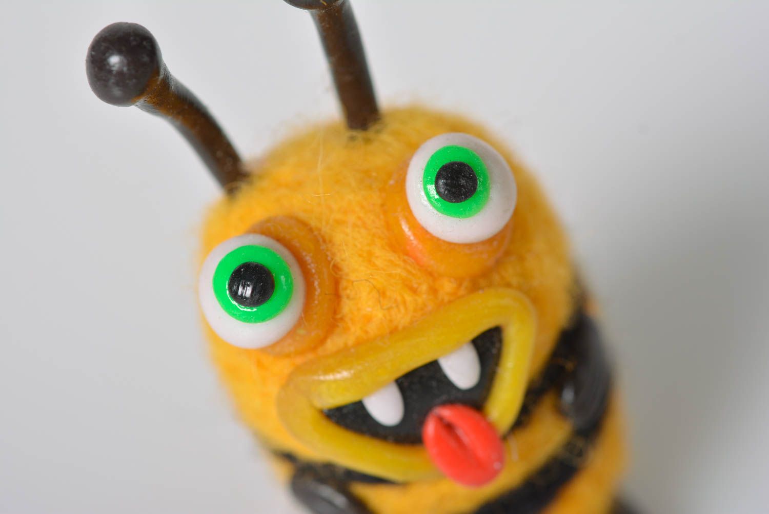 Gefilzte Figur handmade Biene Spielzeug Kinder Geschenke kleine Figur gelb  foto 2