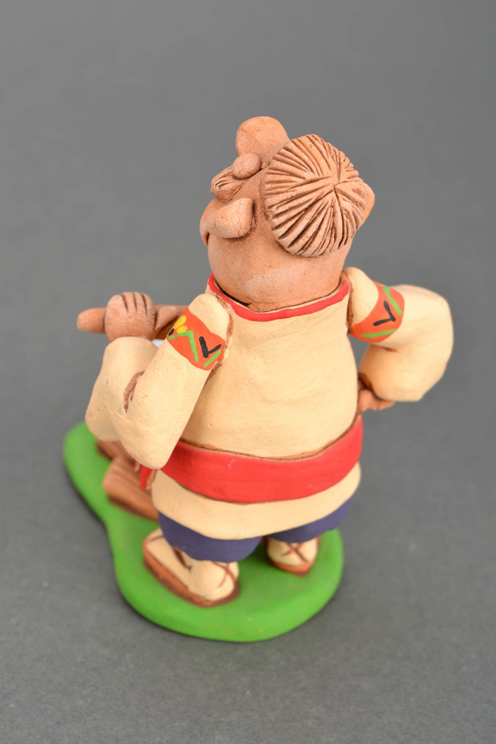 Statuina in ceramica fatta a mano figurina divertente souvenir di argilla foto 4