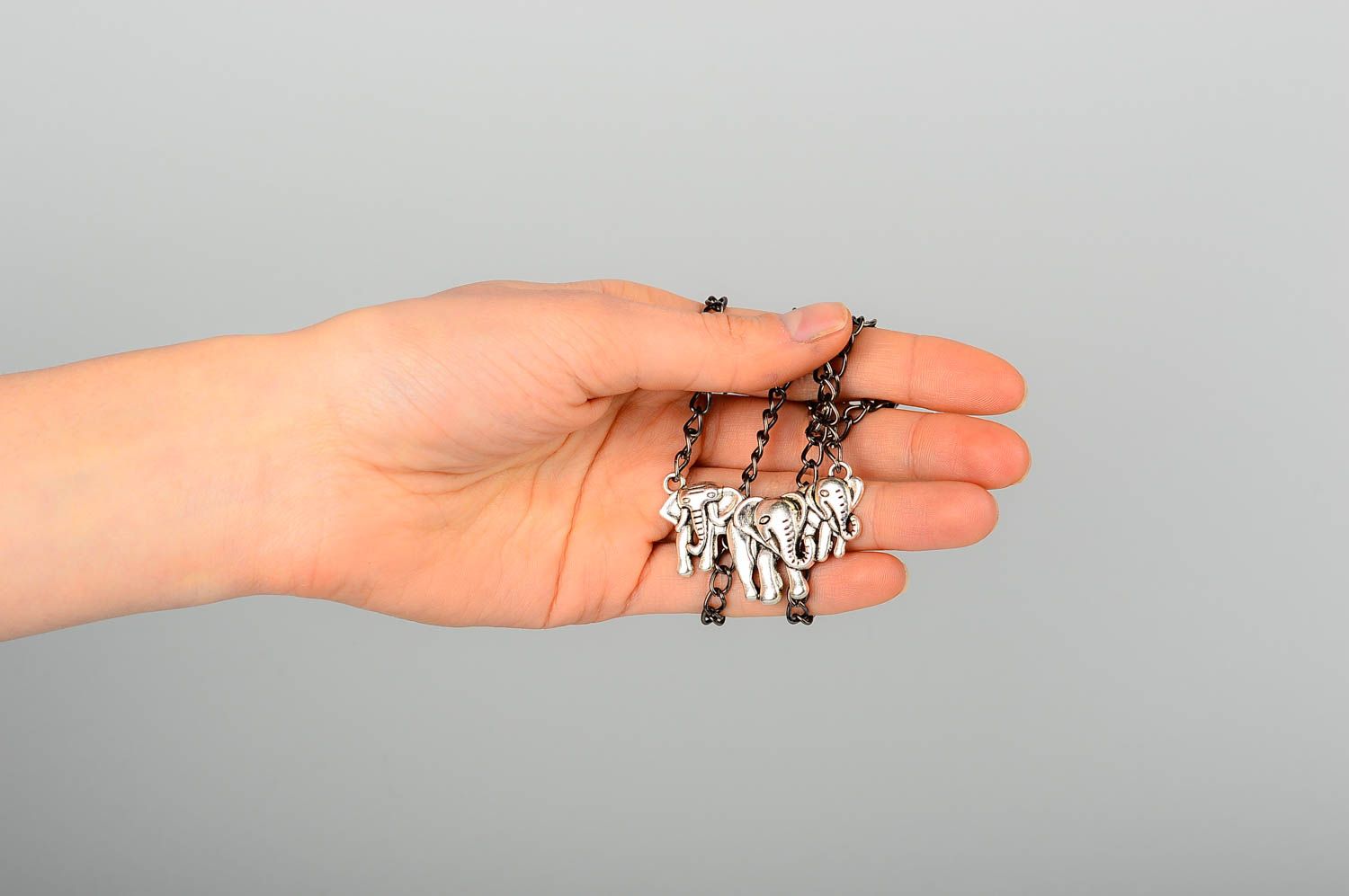 Collier métal Bijou fait main éléphants design Accessoire pour femme original photo 2