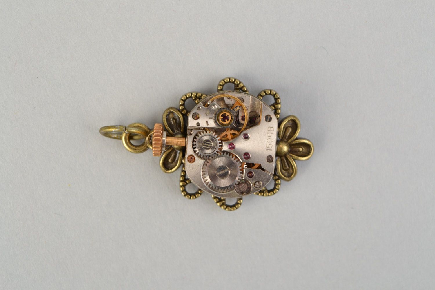 Pendentif en métal fait main de style steampunk vintage bijou pour femme photo 3