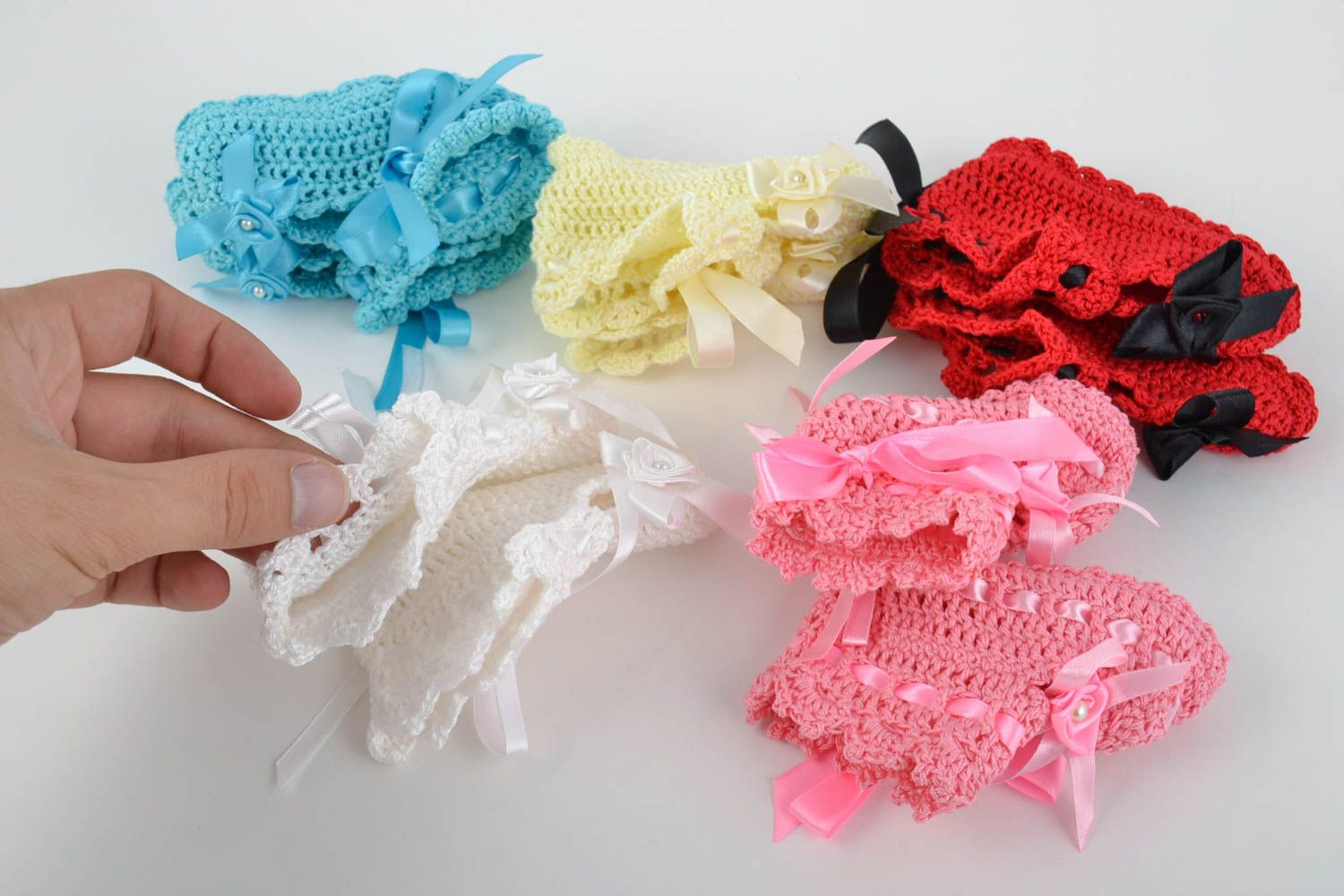 Lot de chaussons de bébé tricotés en coton faits main avec rubans 5 paires photo 4