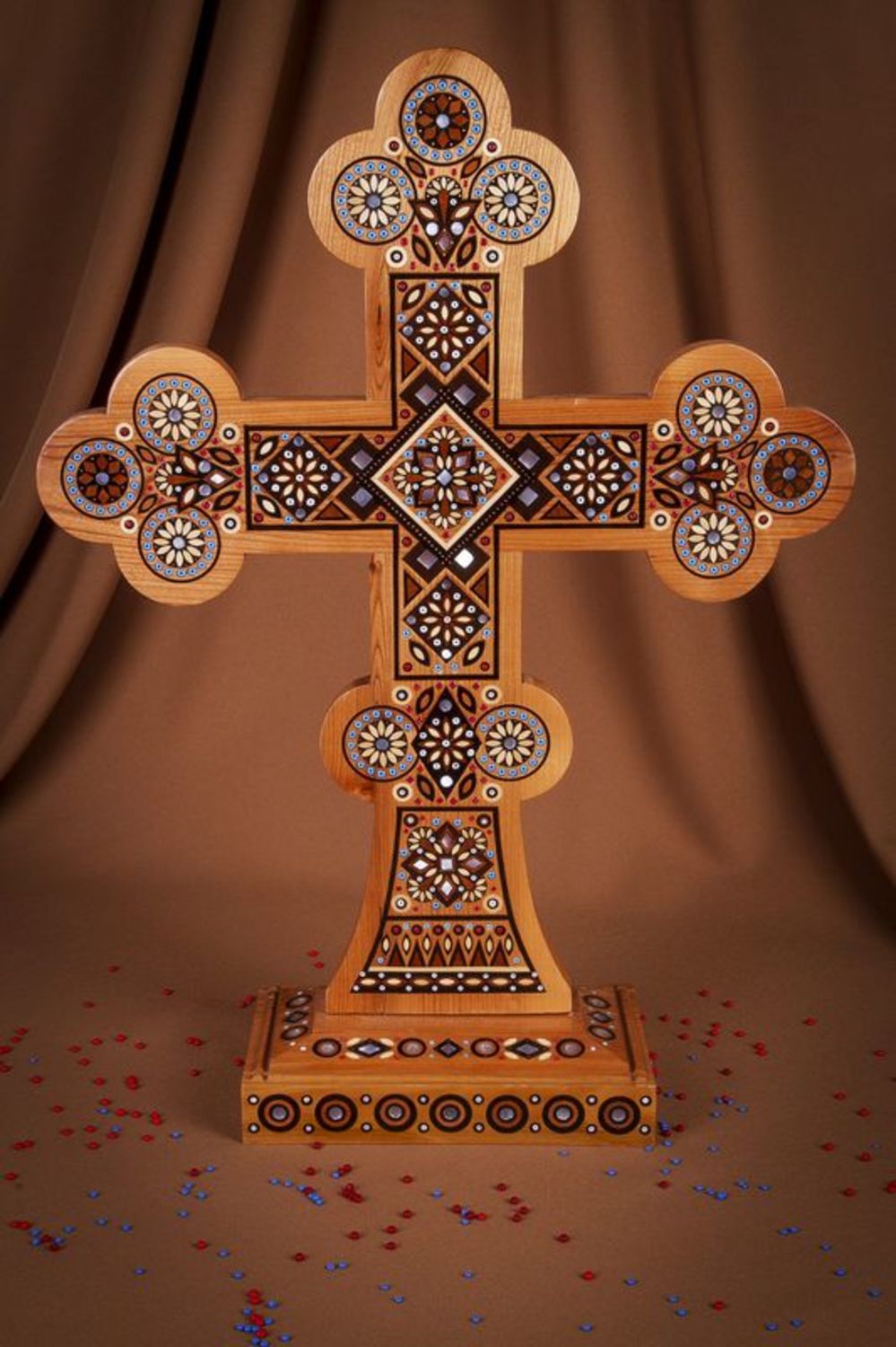 Настольный деревянный крест фото 1