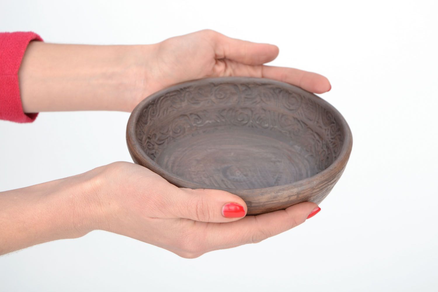 Escudilla de cerámica hecha a mano foto 2