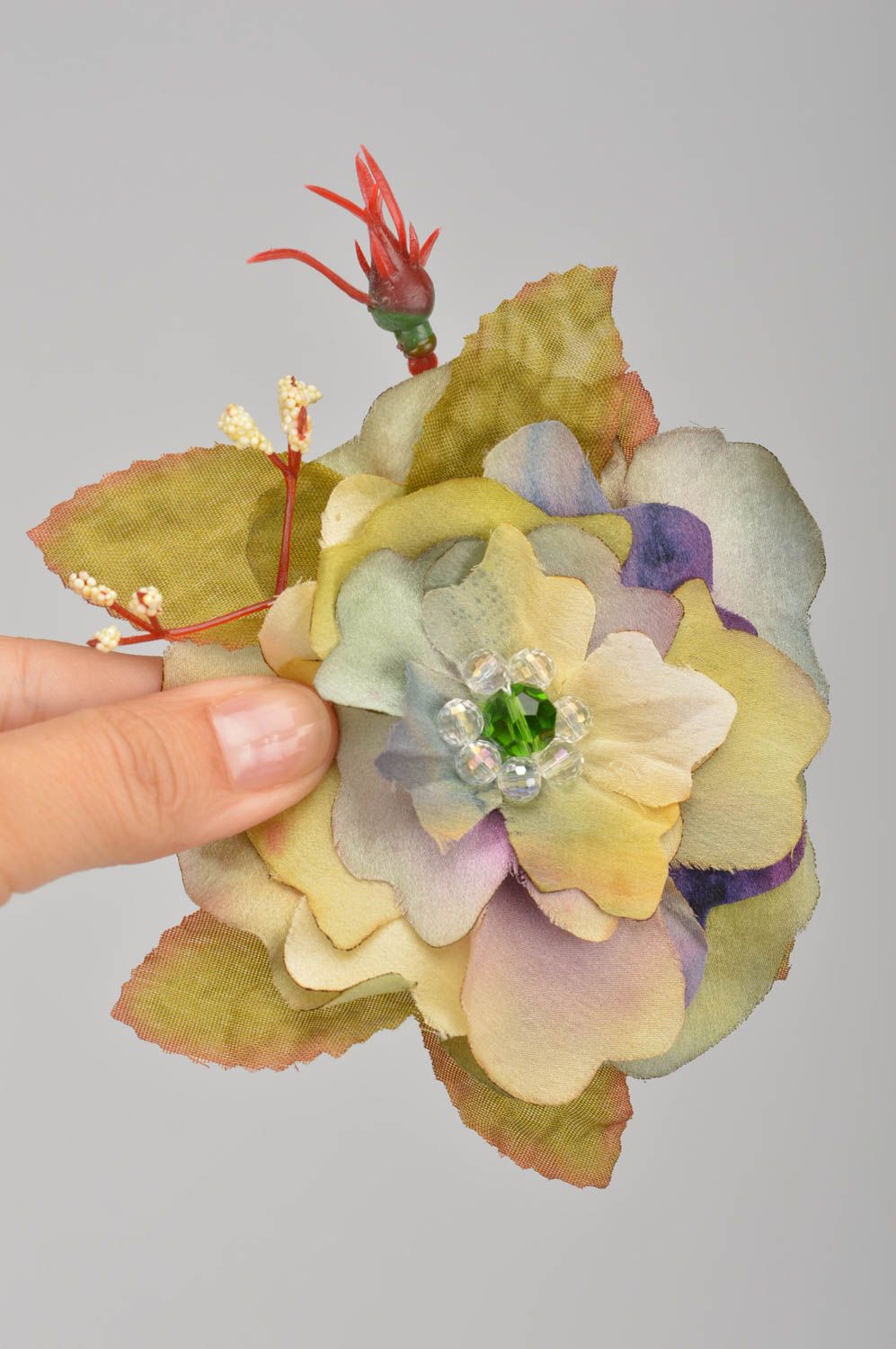 Брошь цветок из ткани небольшая необычной расцветки батик ручной работы фото 2