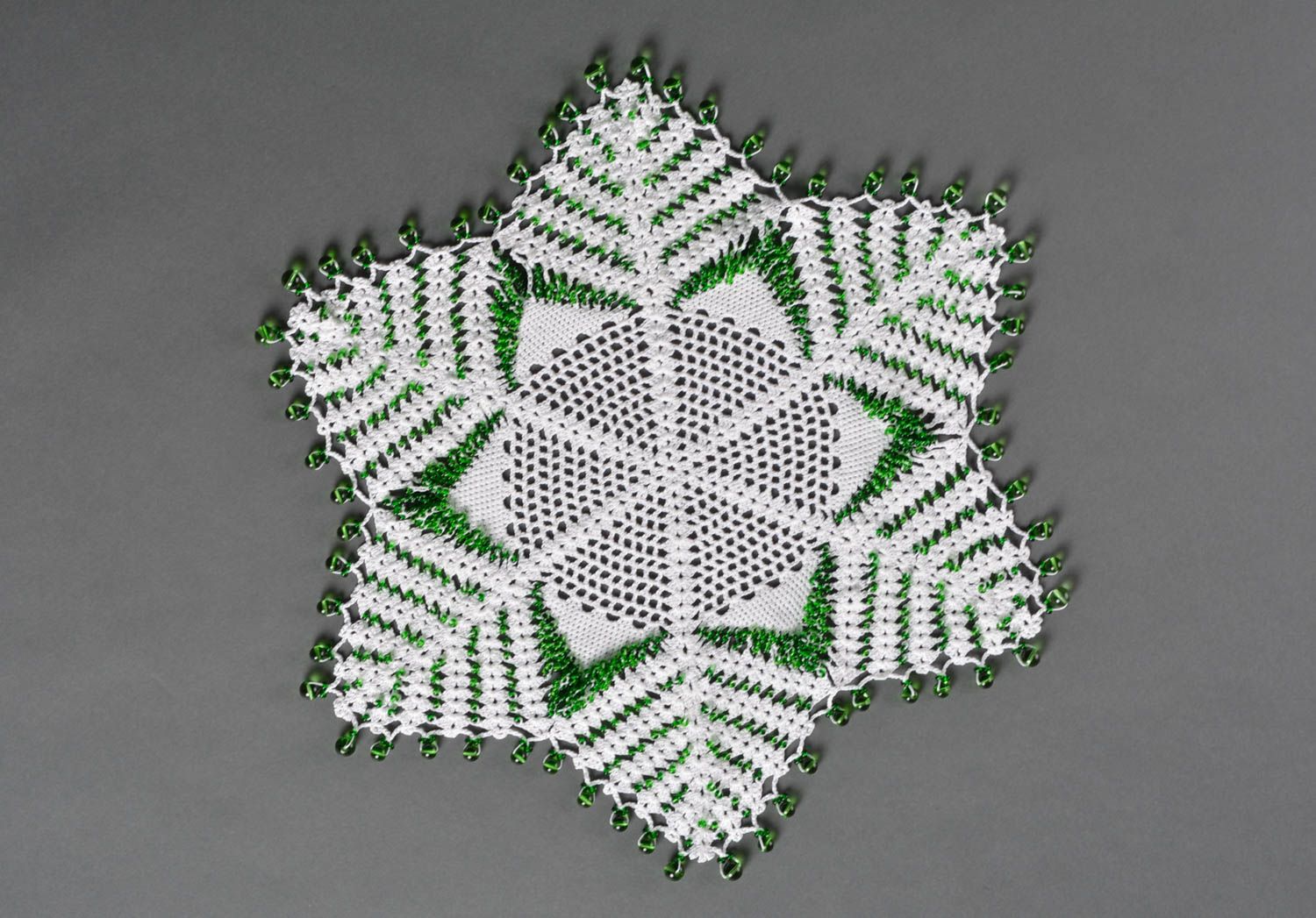 Napperon original fait main Textile de table au crochet blanc-vert Déco maison photo 3