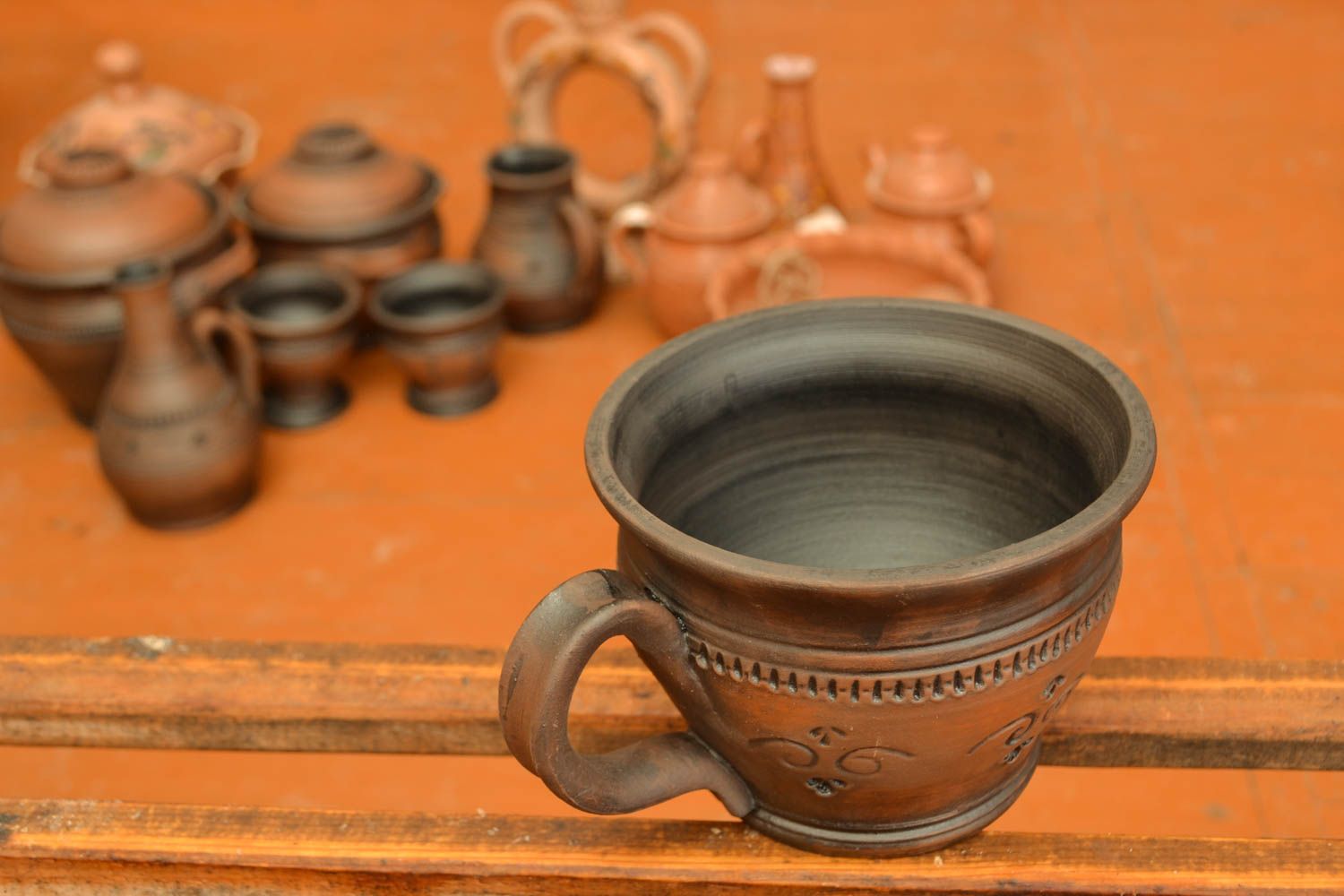Taza  de cerámica con ornamento foto 3