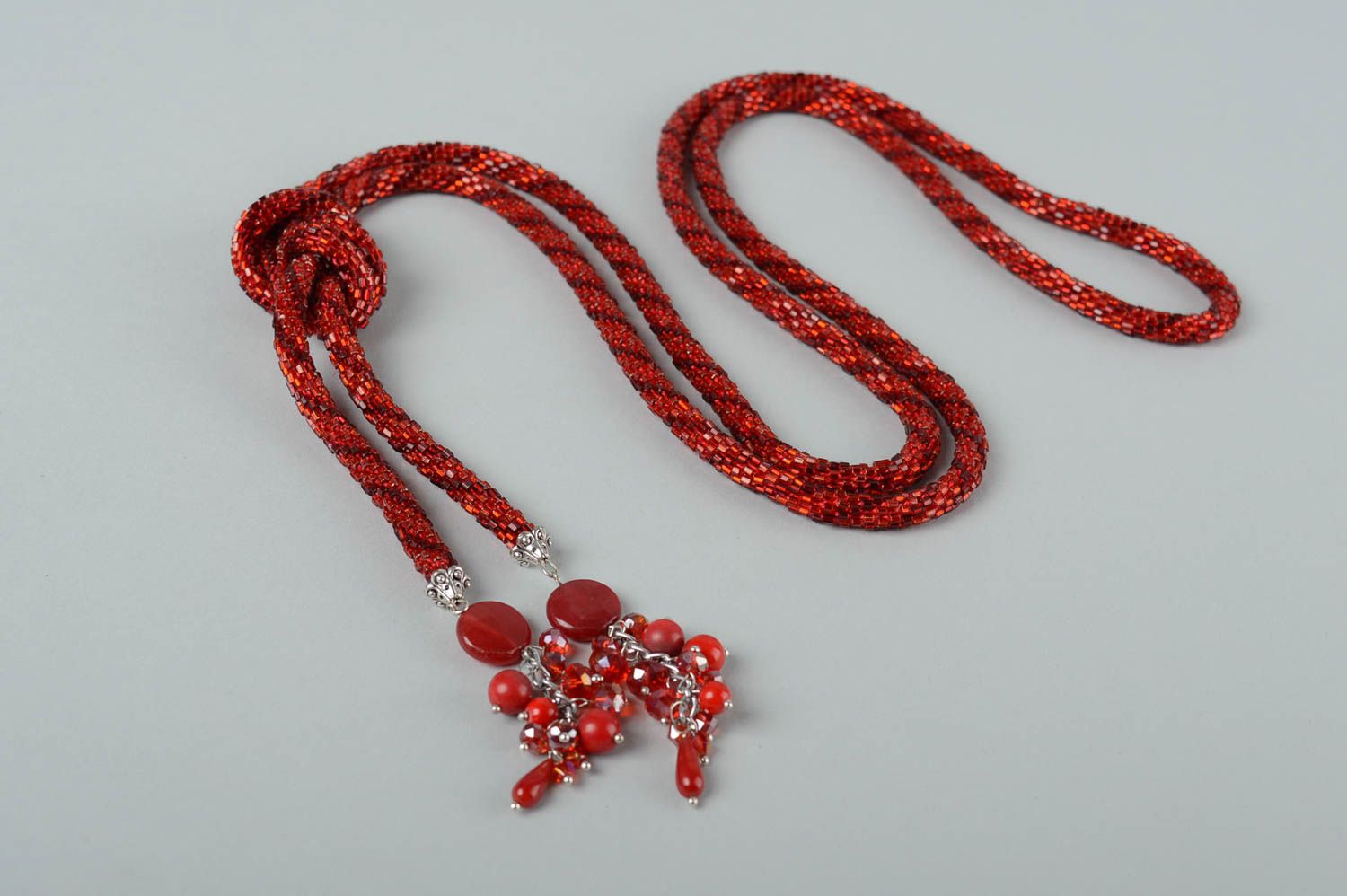 Красный лариат из бисера украшение ручной работы украшение из бисера и бусин фото 4