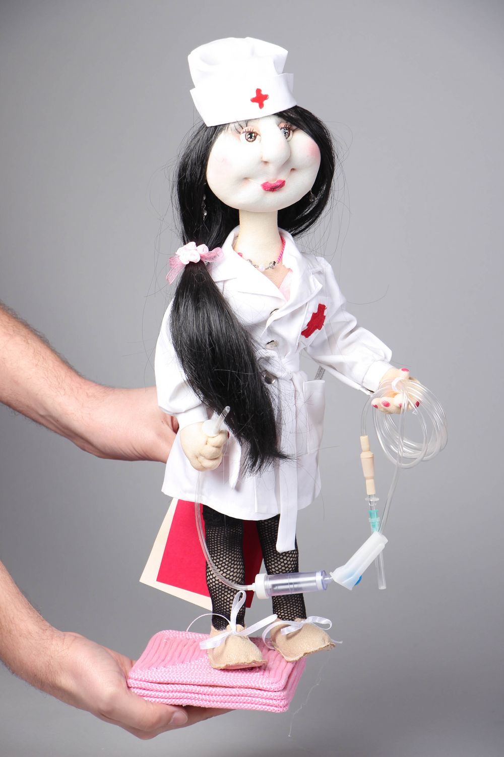 Авторская кукла на подставке Доктор фото 4