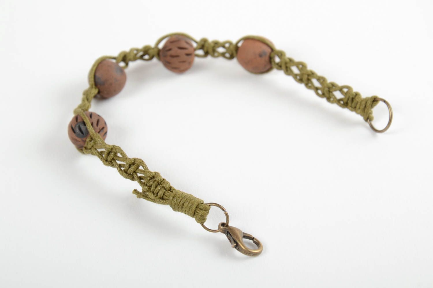 Глиняный браслет ручной работы плетеный из вощеного шнура оригинальный фото 4