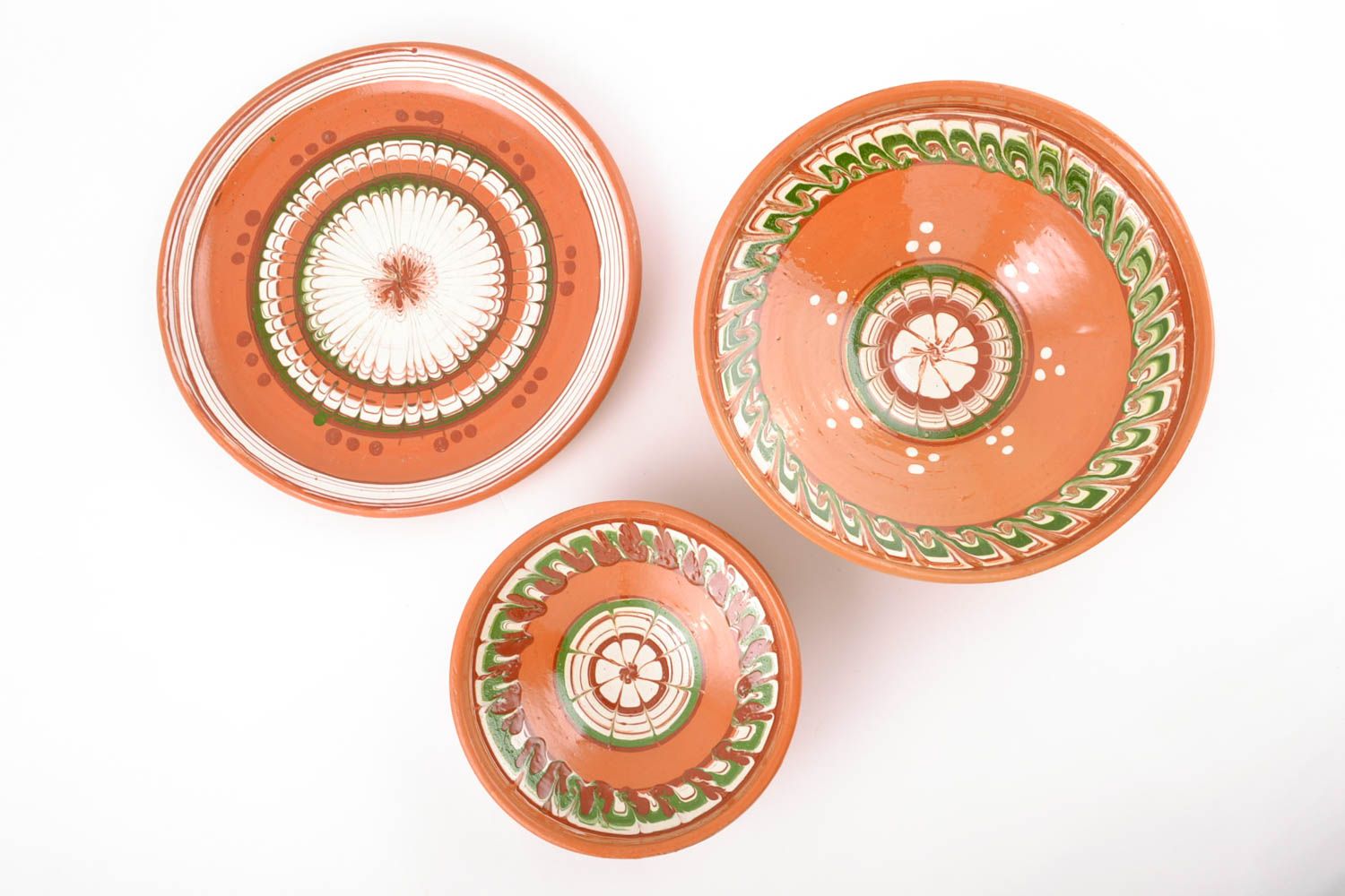 Глубокие и плоская керамические тарелки с ангобами фляндровка фото 5