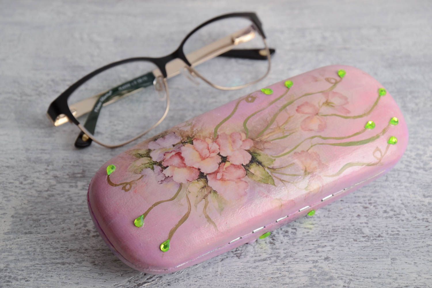 Beautiful handmade pink decoupage plastic eyeglass case with beads and crystals photo 1