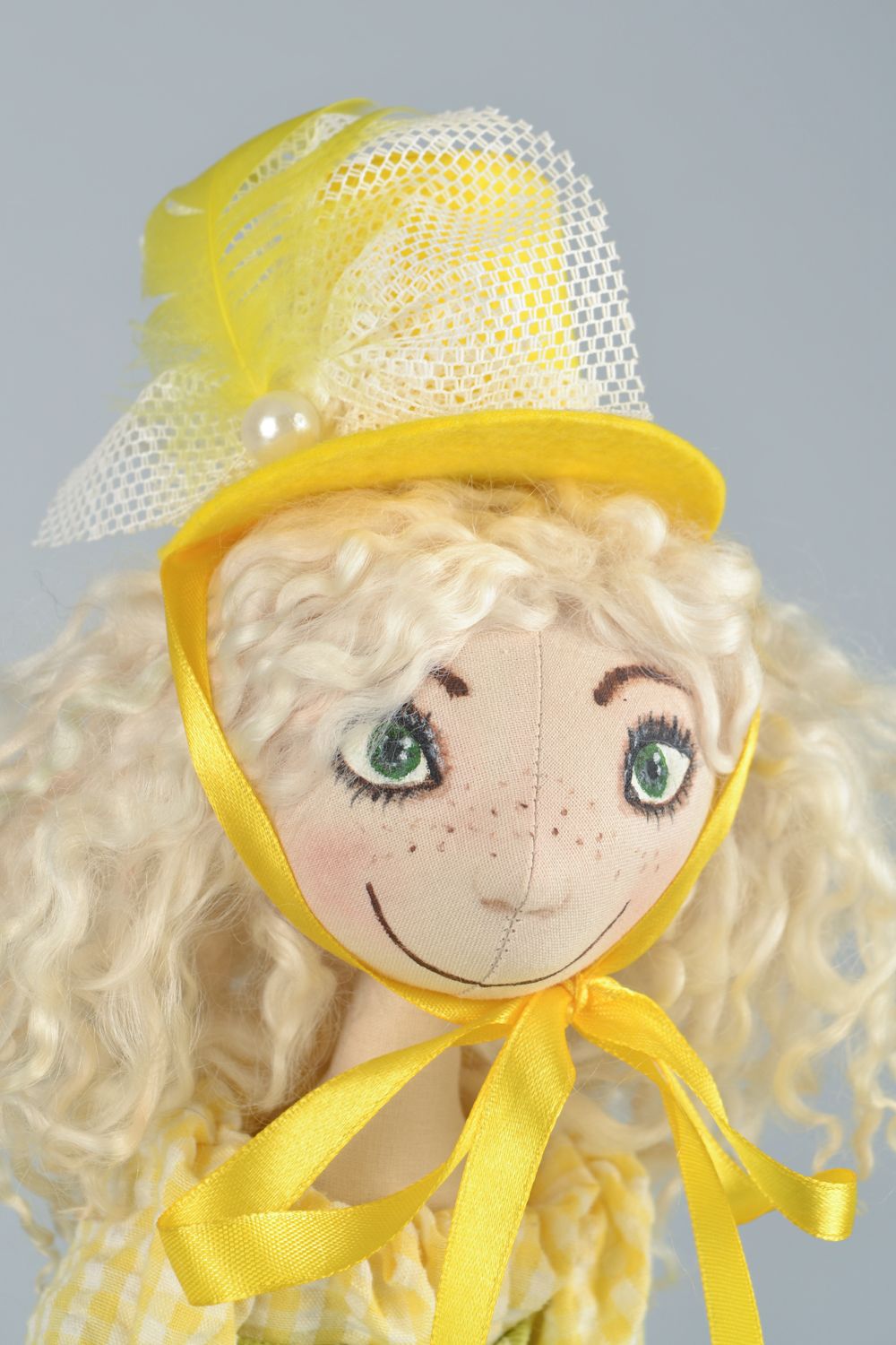 Handgemachte Puppe aus Stoff  foto 4