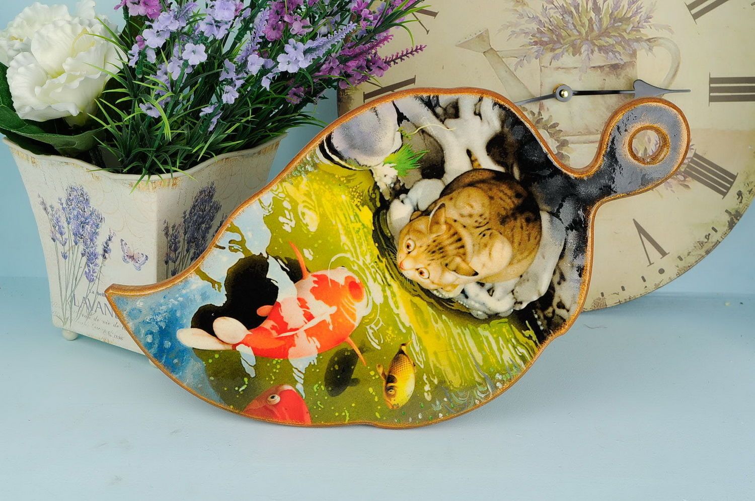 Decoupage chopping board Cat with a fish photo 1