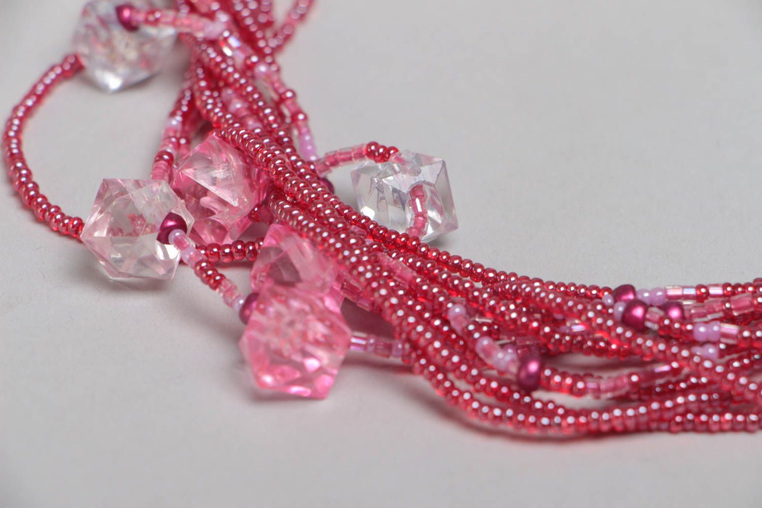 Многорядное ожерелье из бисера розовое ручной работы с бусинами яркое хенд мейд фото 3