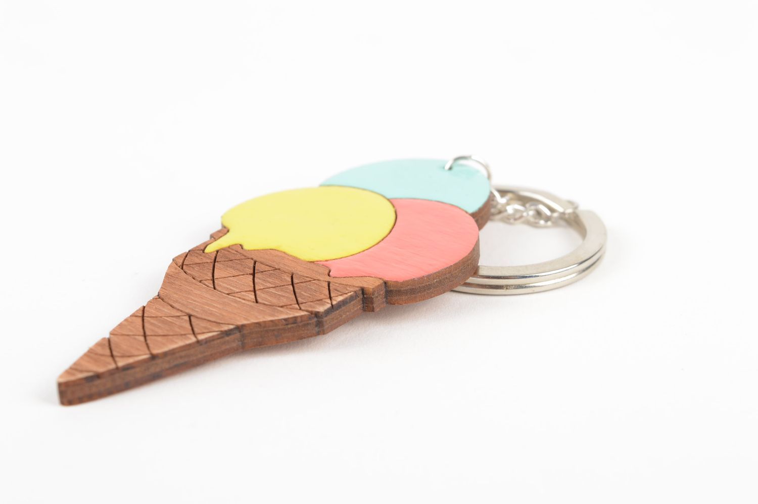 Брелок из дерева сувенир ручной работы брелок для ключей в виде мороженого фото 4