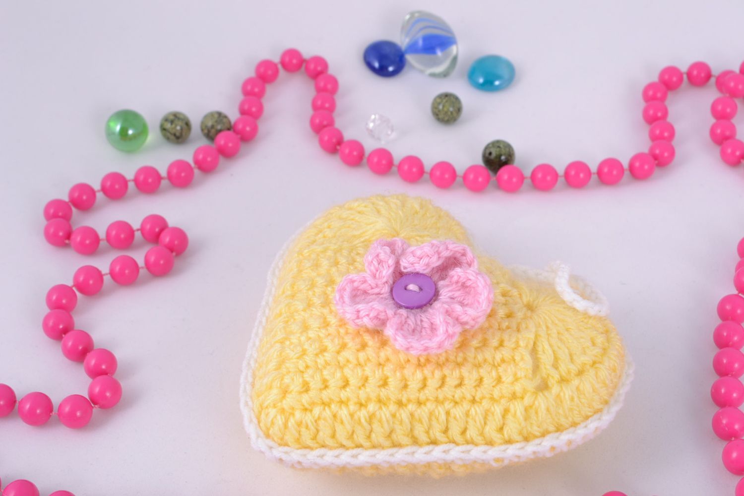 Heart-shaped soft crochet toy photo 1