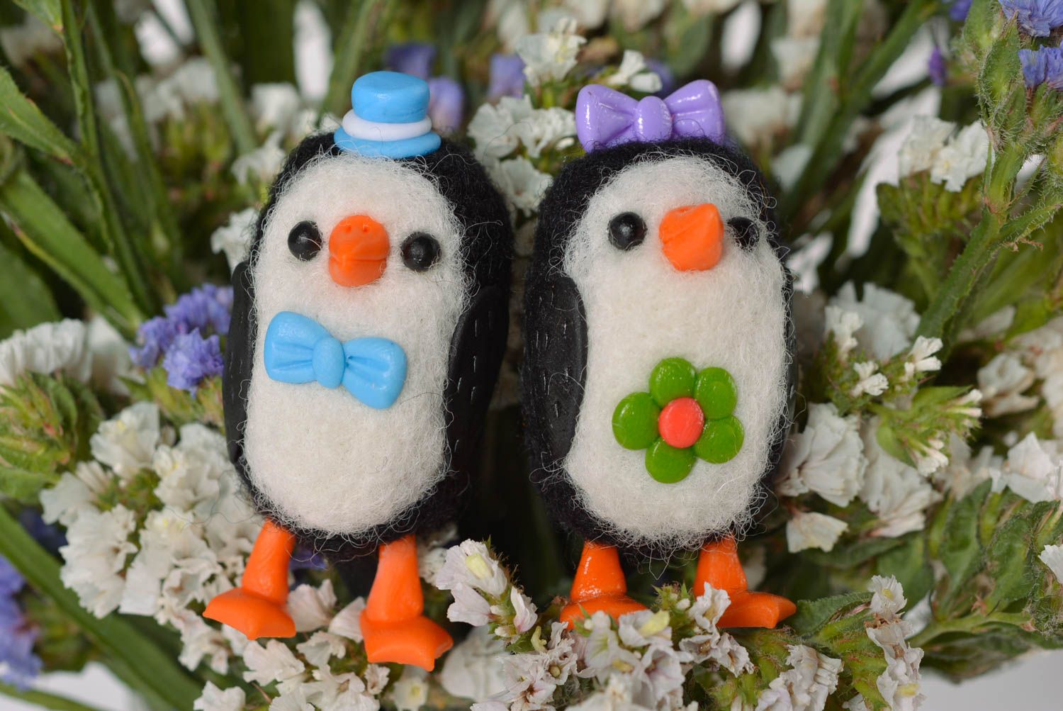 Statuettes décoratives Déco fait main Figurines miniatures en laine Pingouins photo 3