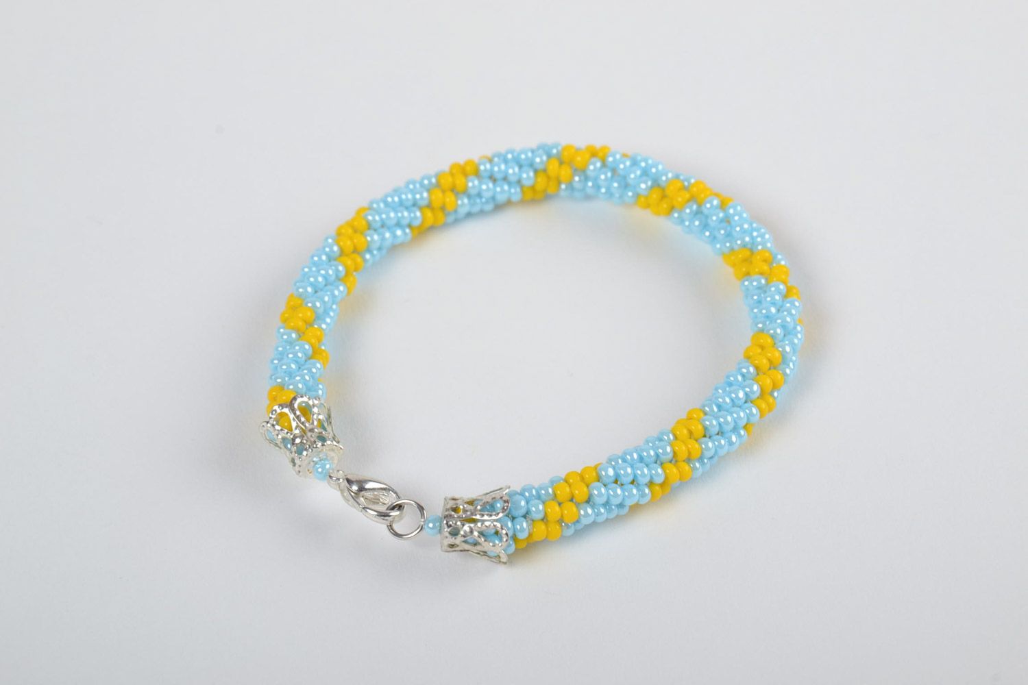 Bracelet en perles au crochet jaune et bleu fait main original pour femme photo 2