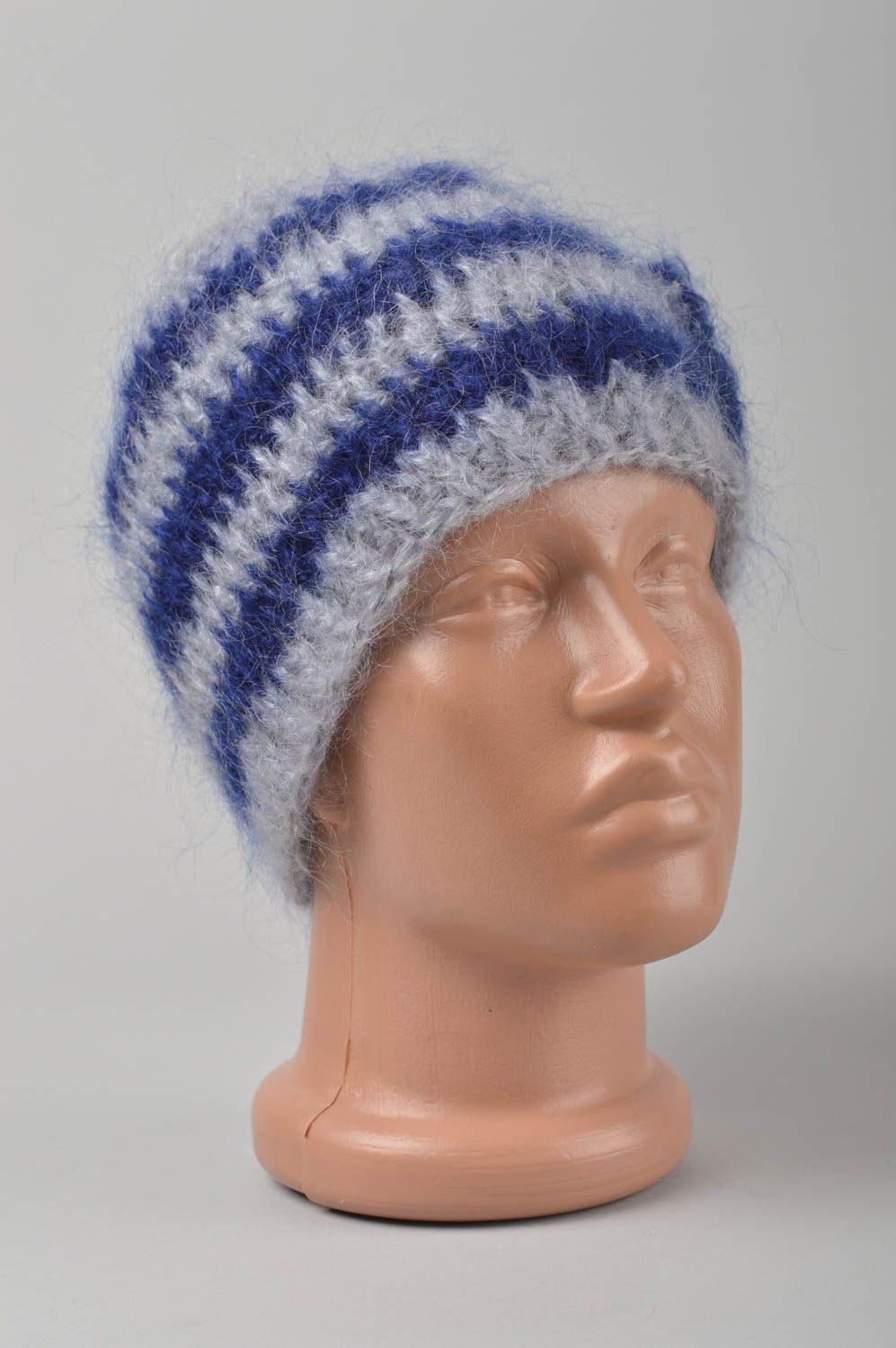 Вязаная шапка ручной работы зимняя шапка для девочки вязаная шапочка шерстяная фото 1
