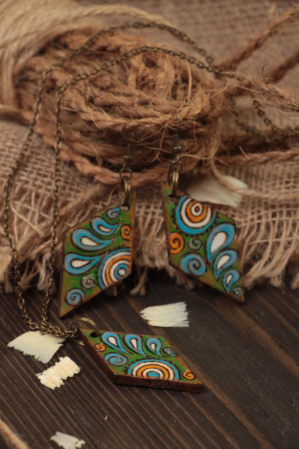 Set of wooden jewelry long earrings with painting wooden pendant fashion jewelry photo 5