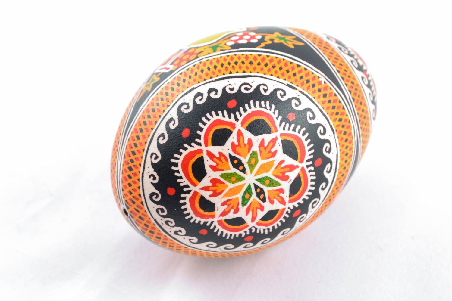 Handmade Easter egg with patterns photo 3