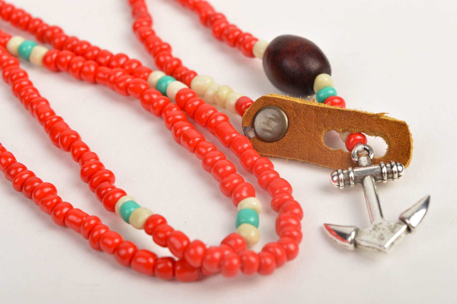 Pendentif fantaisie Bijou fait main perles rouges bois ancre Accessoire femme photo 4