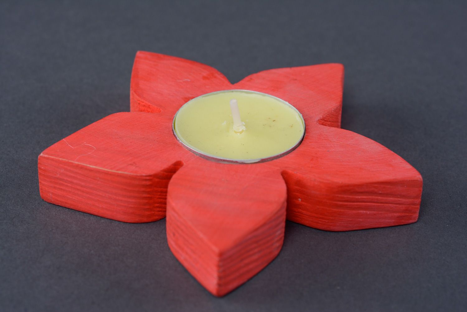 Red plywood candle holder in the shape of flower photo 2