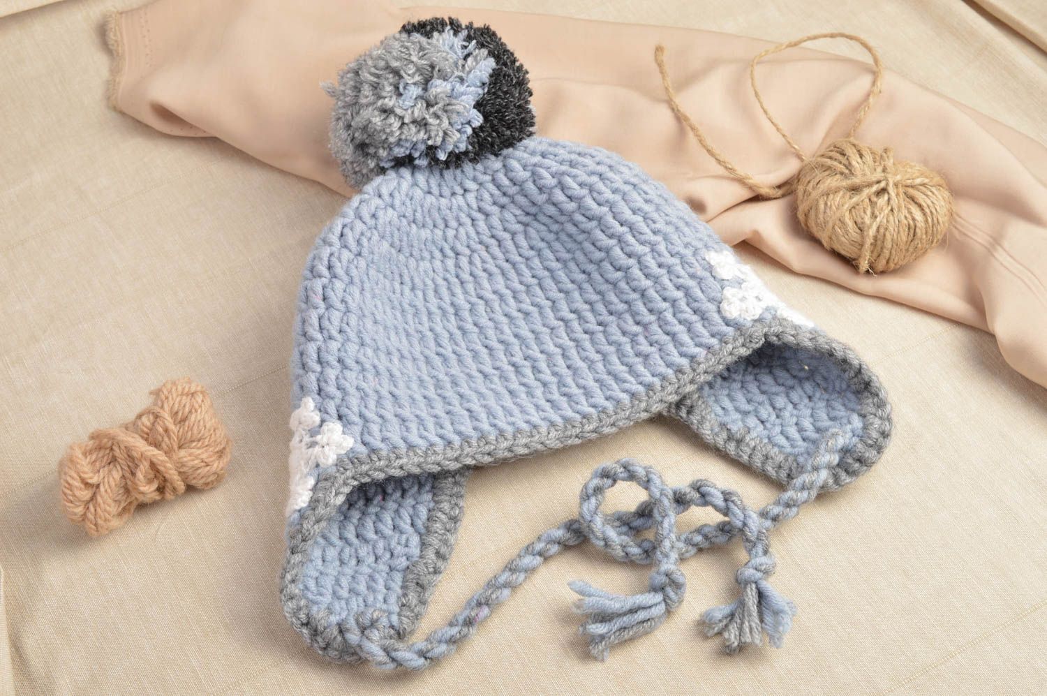 Bonnet tricot fait main Chapeau au crochet laine acrylique pompon Vêtement fille photo 1