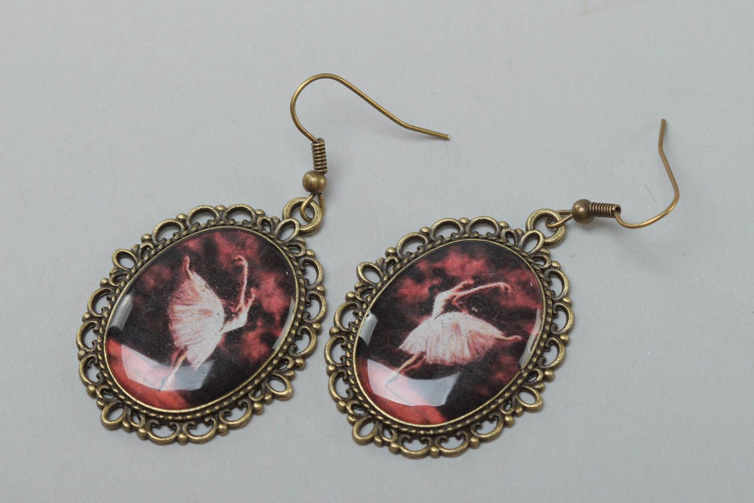 Handmade oval metal frame vintage earrings with images of ballerinas  photo 3