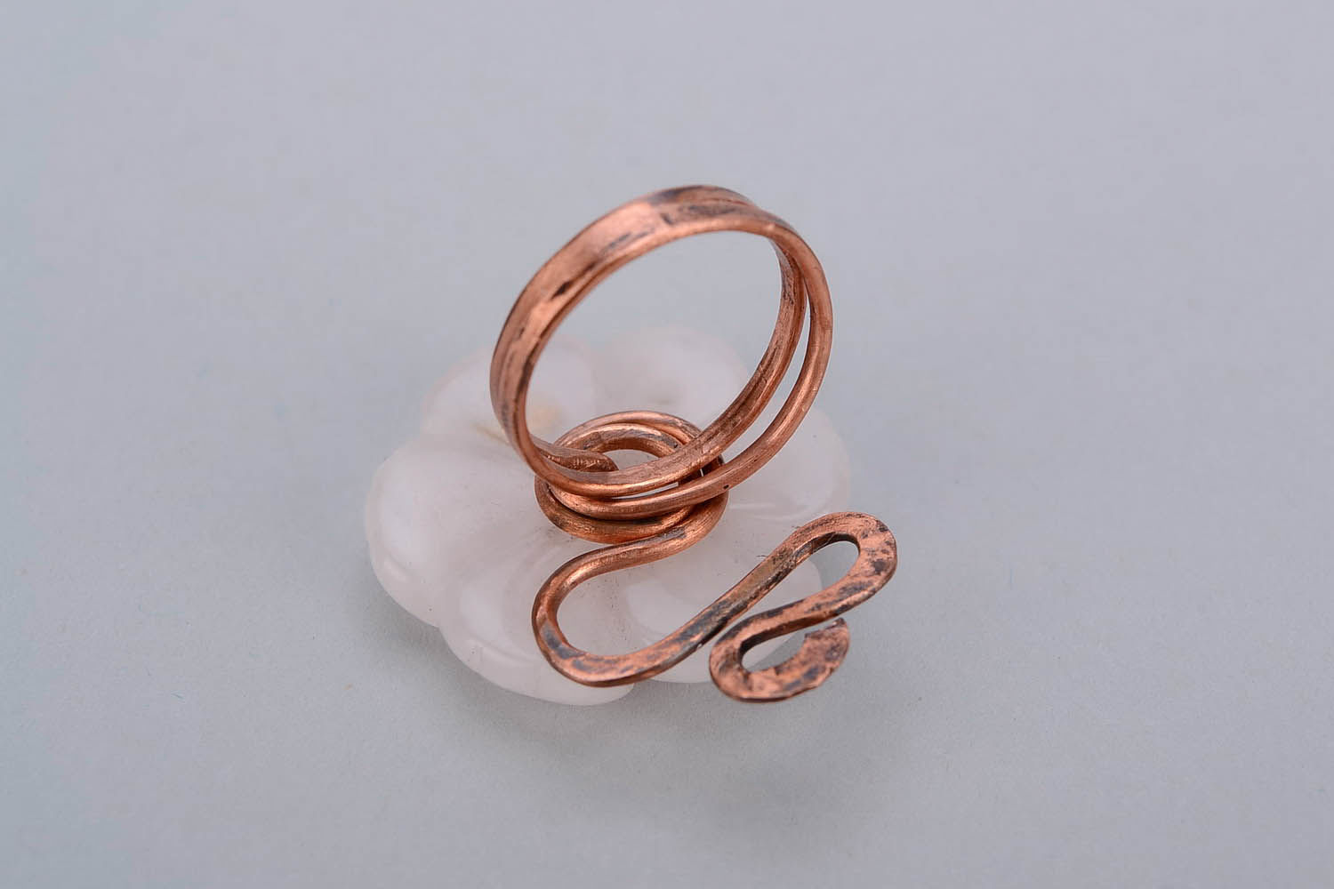Ring aus Kupfer und Mondstein Steinblume foto 4
