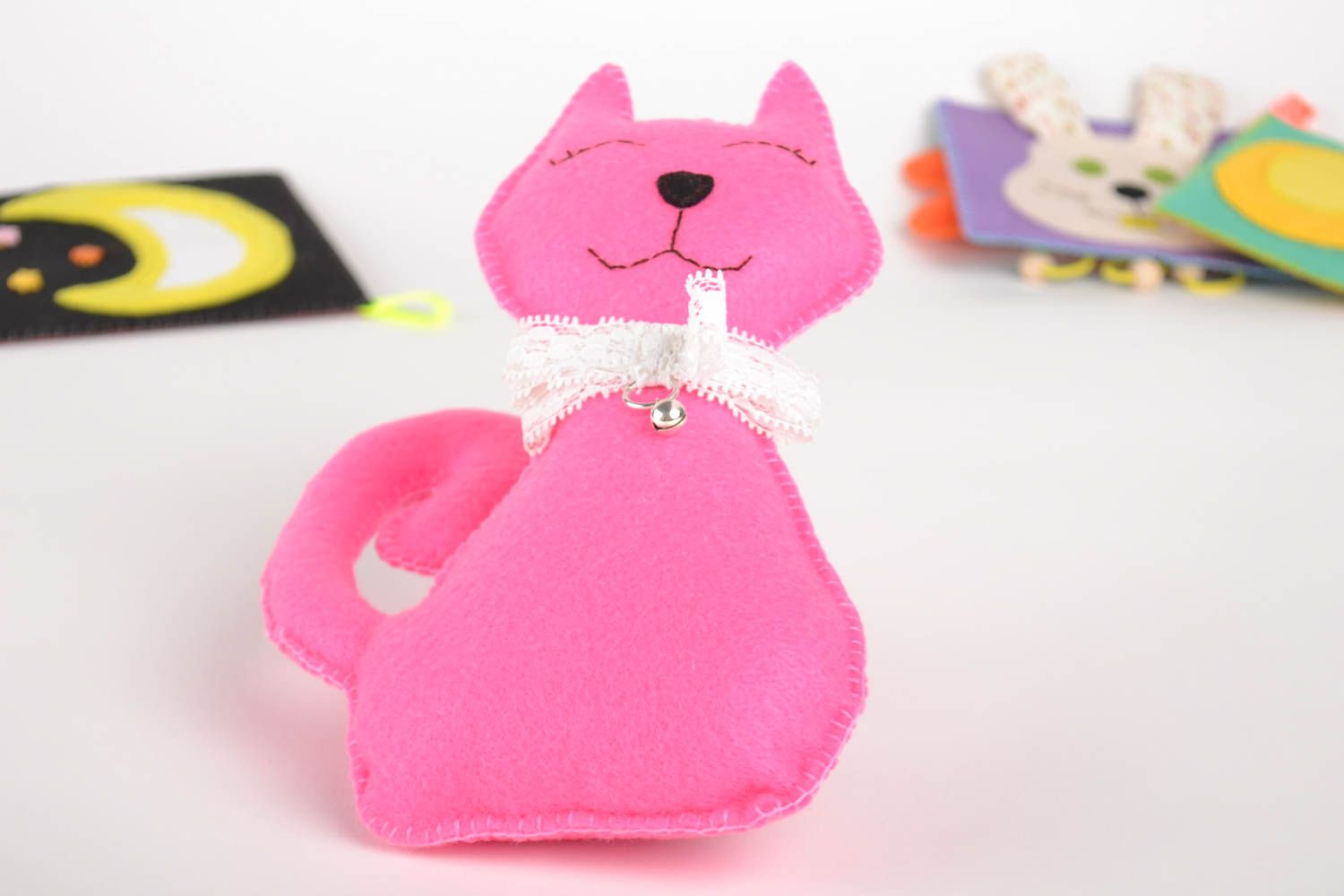 Juguete hecho a mano para niños muñeco de peluche juguete educativo gata rosada foto 1