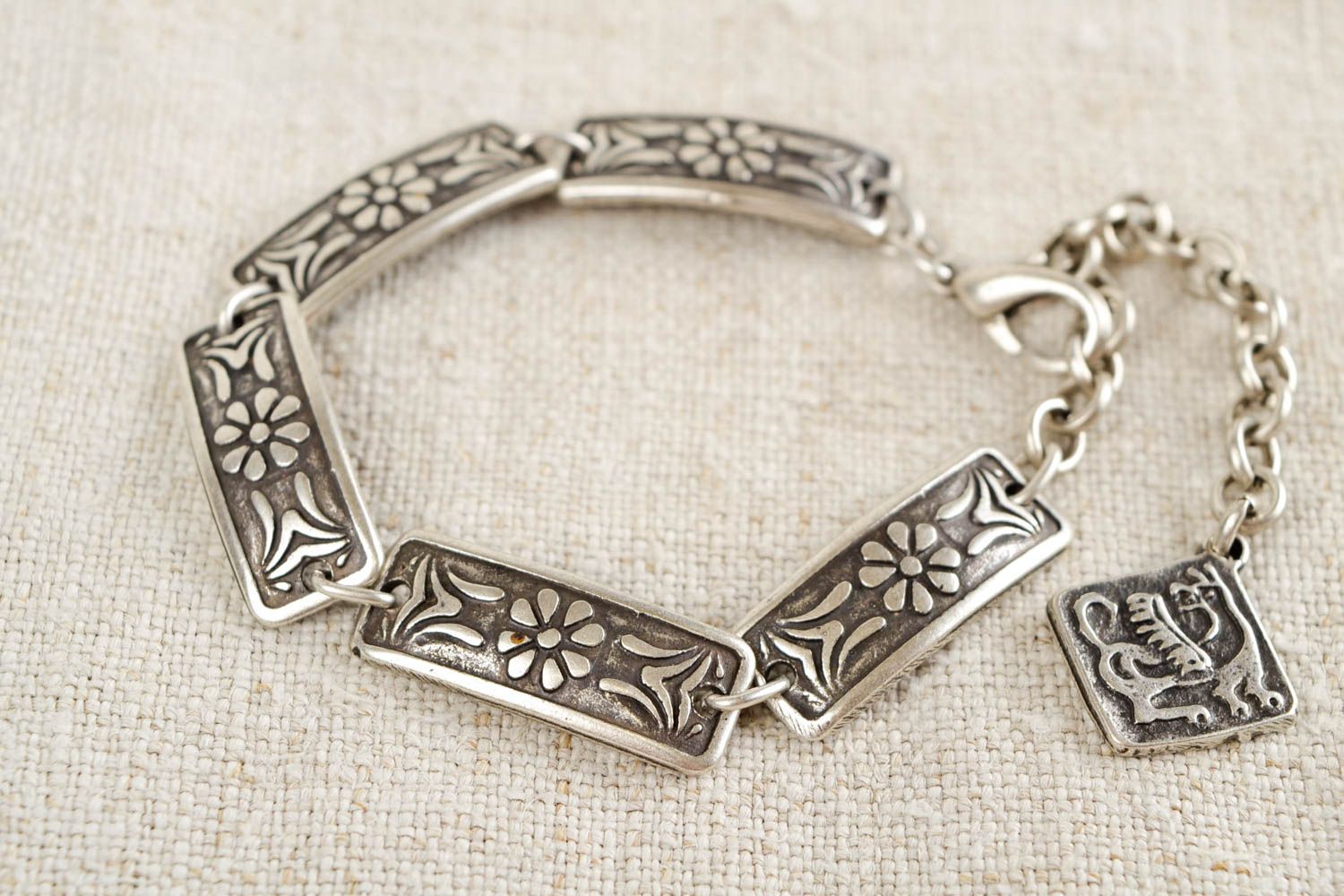 Handmade womens bracelet design metal bracelet fashion accessories small gifts photo 1