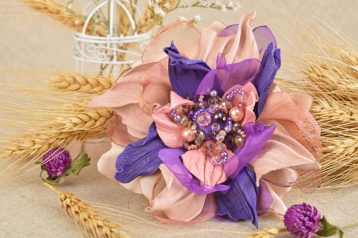 Broche Barrette fleur en cuir faite main grande Cadeau femme Violette de mer photo 1