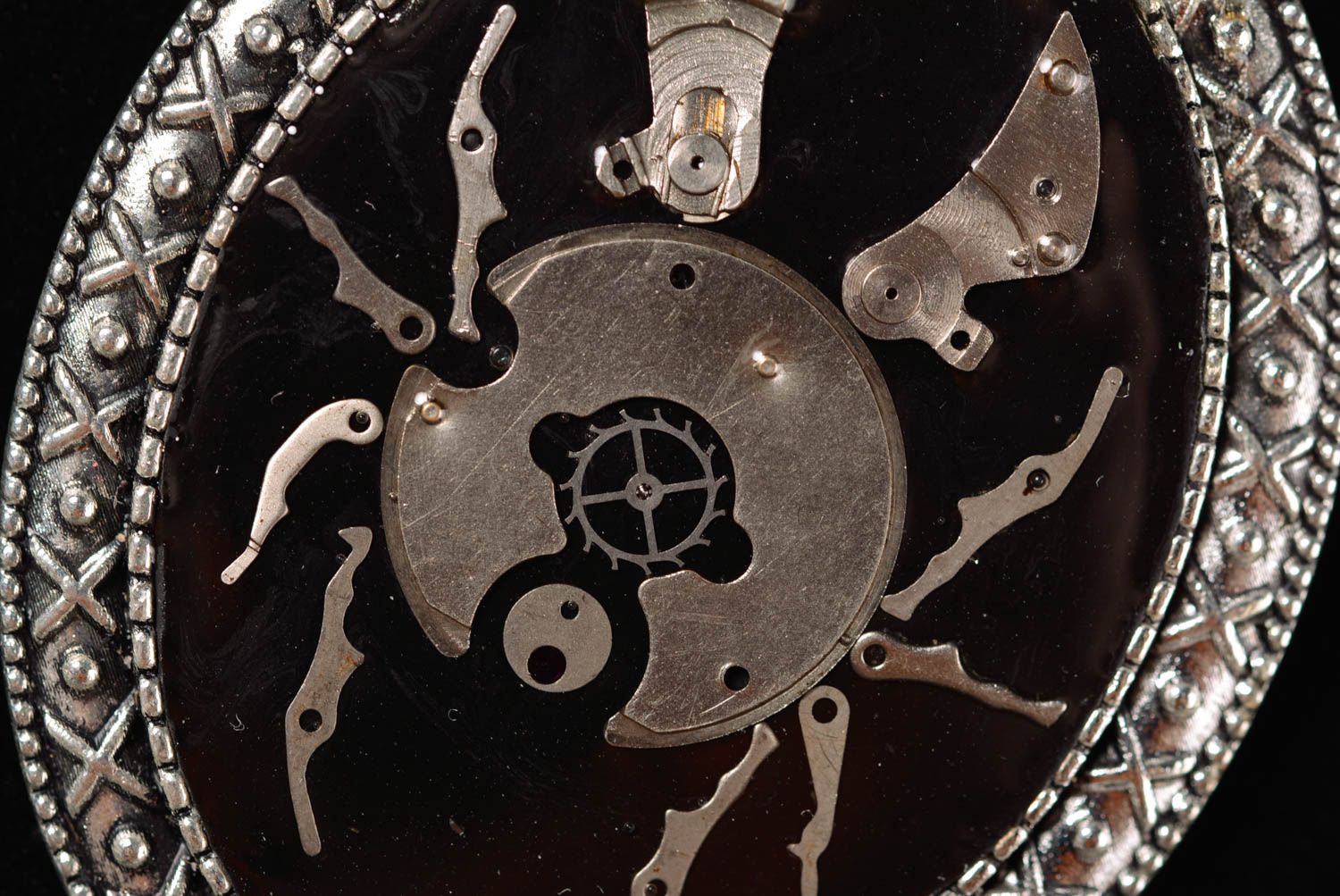 Pendentif steampunk Bijou fait main ovale en métal original Cadeau femme photo 4