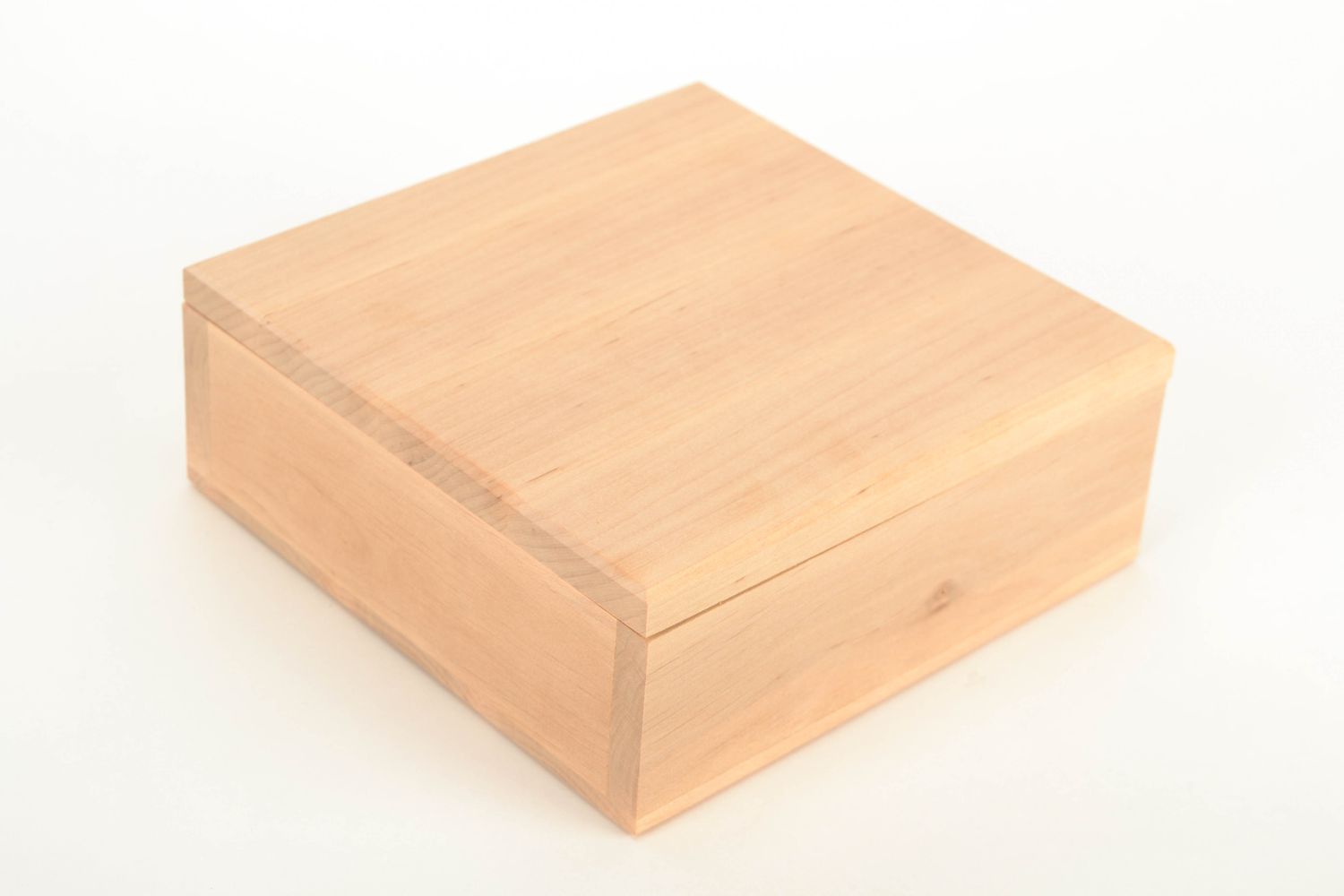 Pieza en blanco de madera para la caja cuadrada foto 1