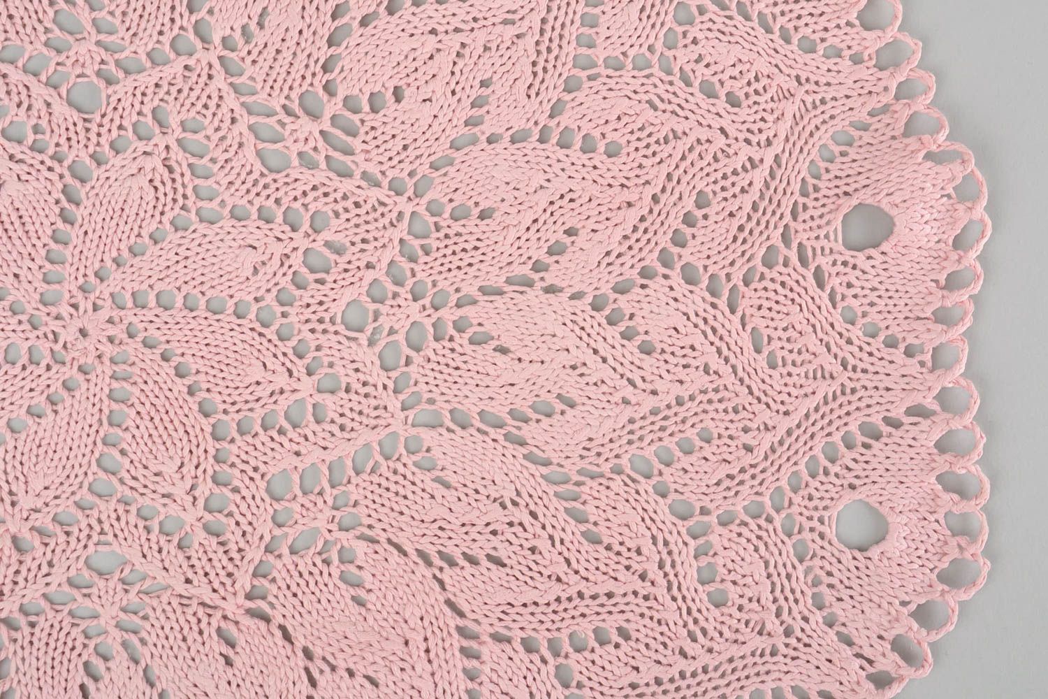 Servilleta tejida artesanal de color rosado elemento decorativo diseño de casa foto 4