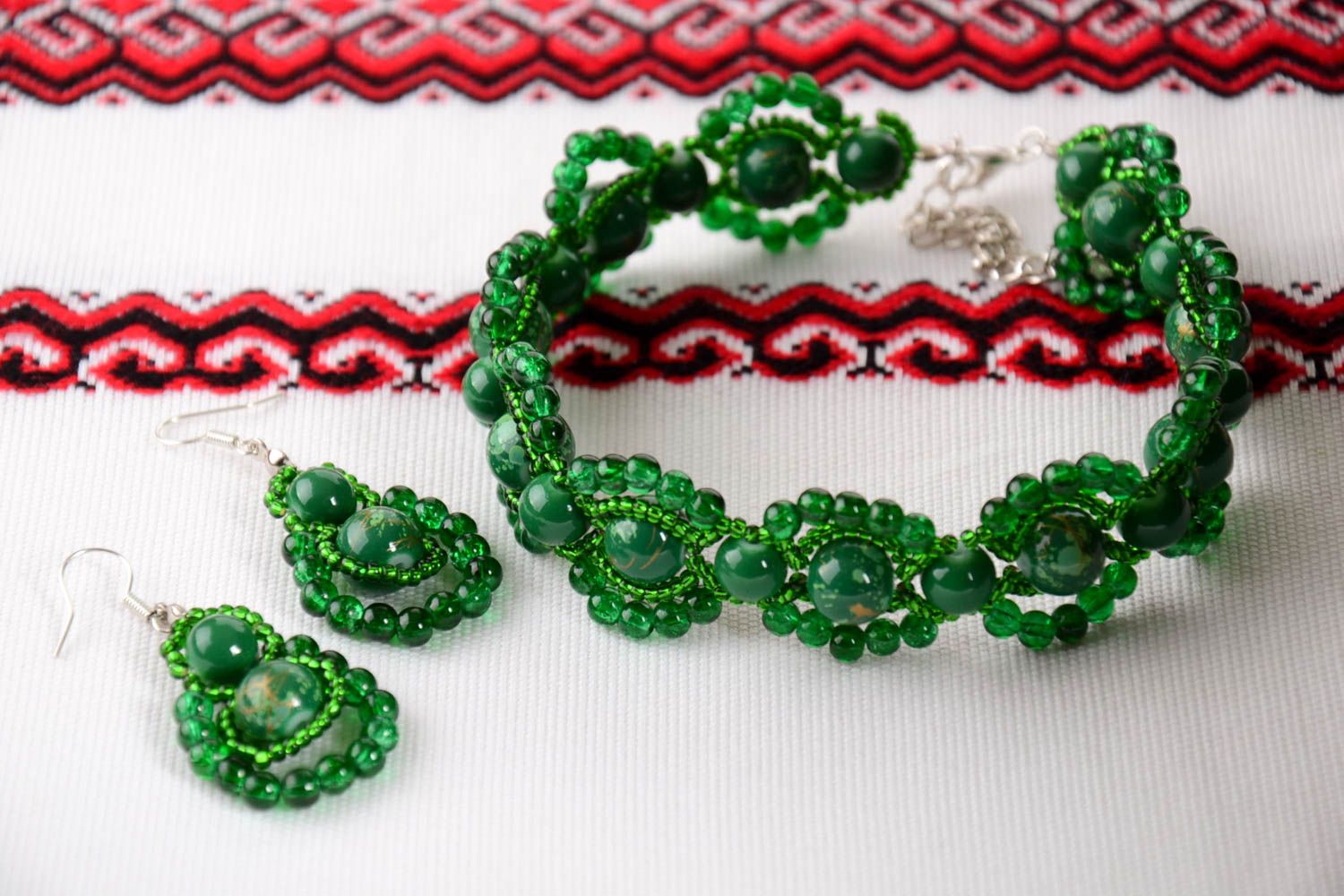 Boucles d'oreilles Collier fait main verts perles de rocaille Bijoux fantaisie photo 1