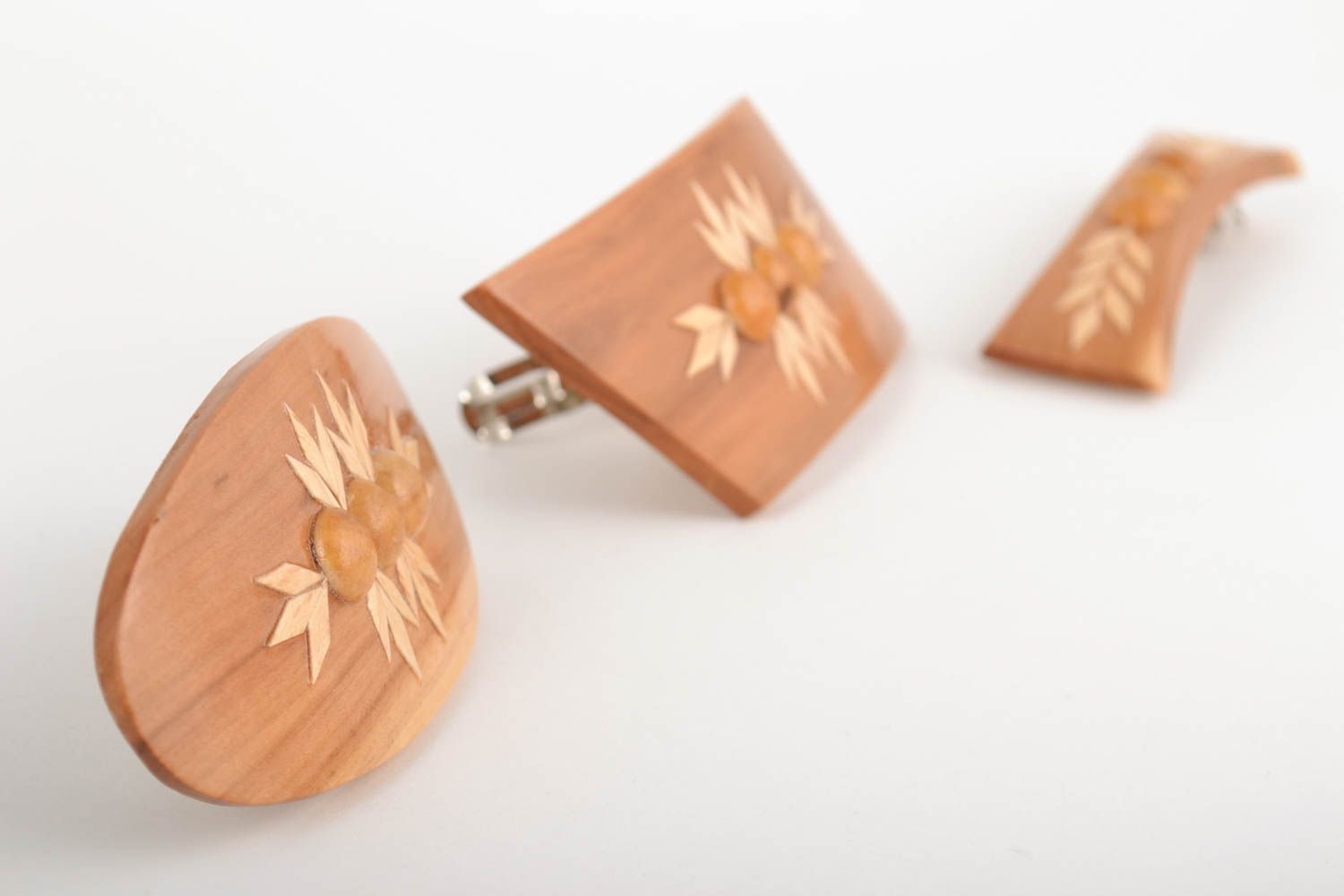 Head jewelry accessories Set of handmade women's light wooden hair clips 3 pieces of different shapes photo 4