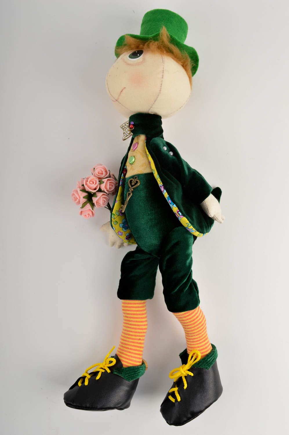 Кукла ручной работы кукла из ткани мягкая кукла в велюровом костюме Кузнечик фото 2