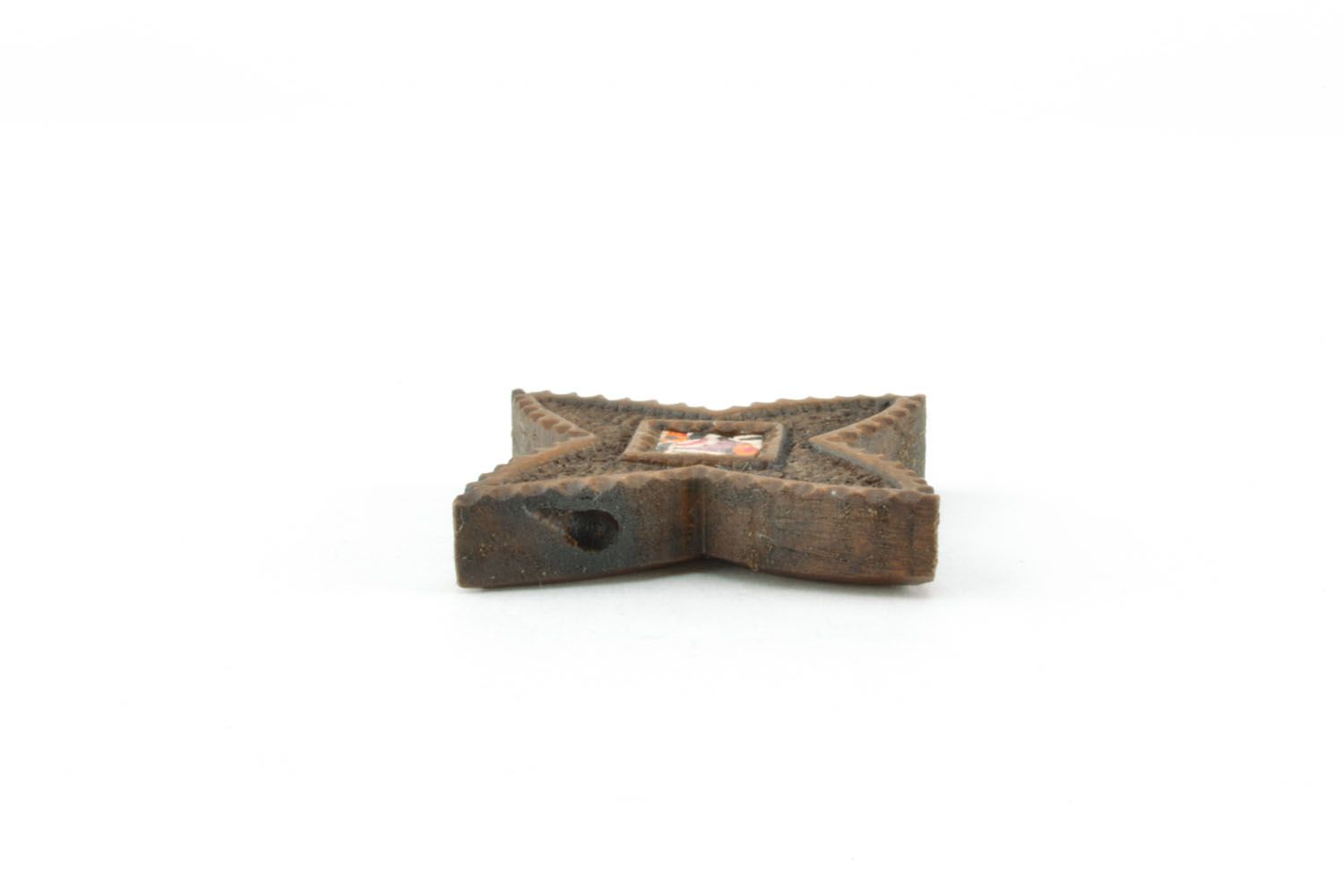 Cruz de madera pequeña con forma original foto 3