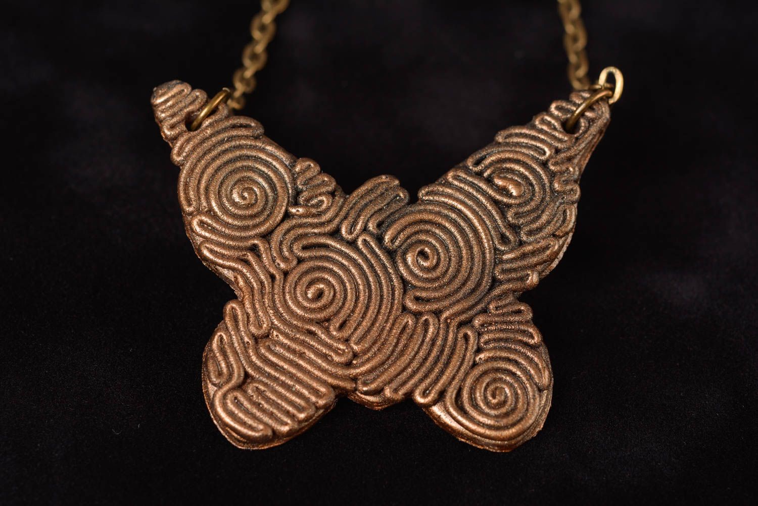 Collana con farfalla fatta a mano accessori originali in argilla polimerica foto 3