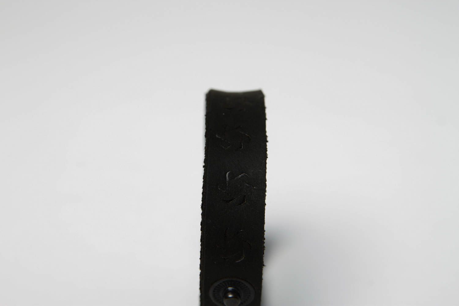 Стильный браслет ручной работы авторское украшение женская бижутерия черный фото 4