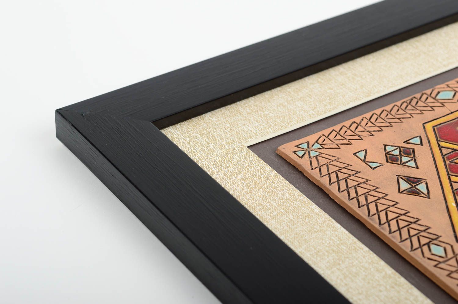 Керамическая плитка в рамке настенный декор ручной работы в этническом стиле фото 4