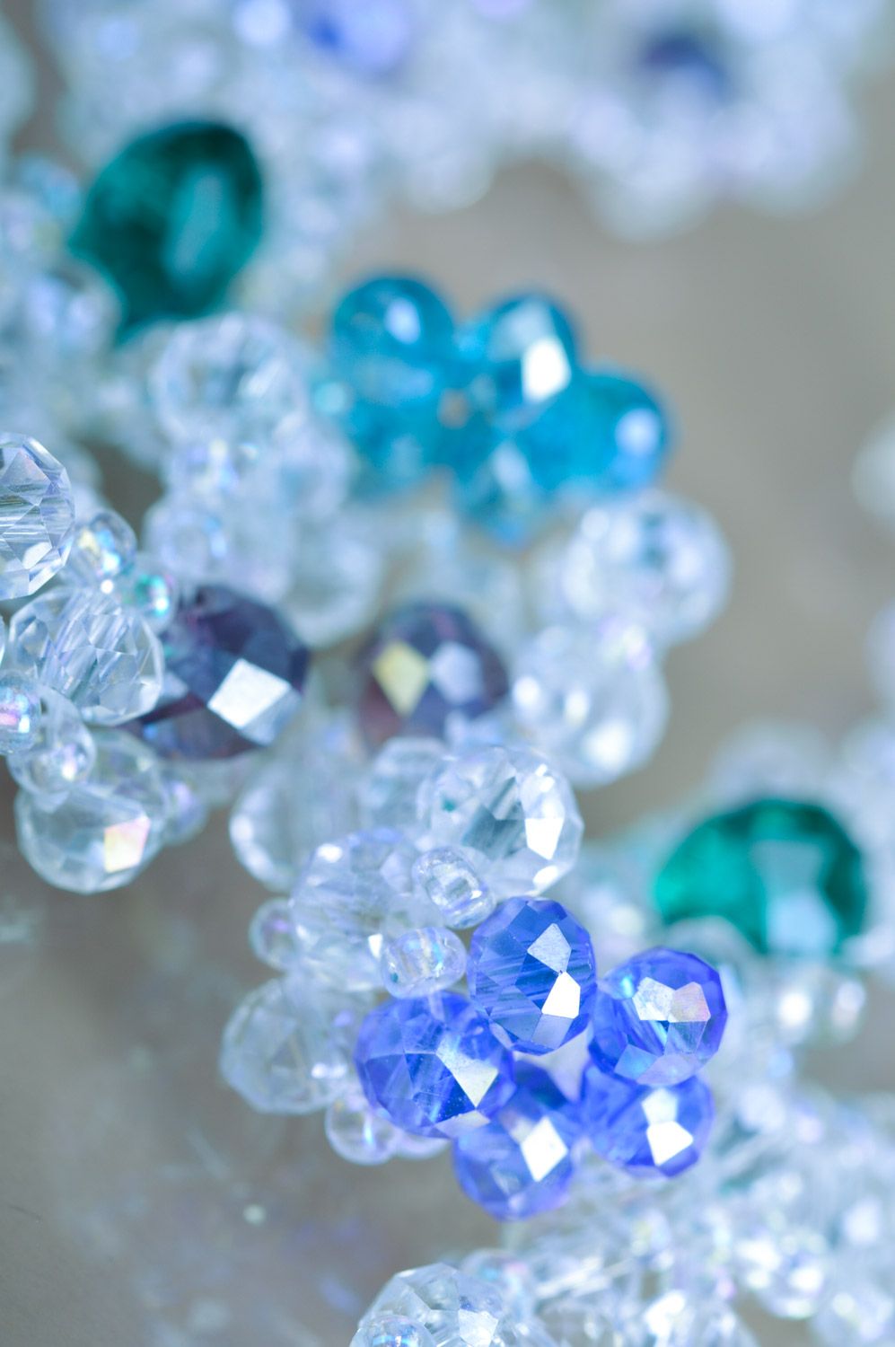 Collier en perles de cristal de roche blanc et bleu fait main pour femme  photo 3