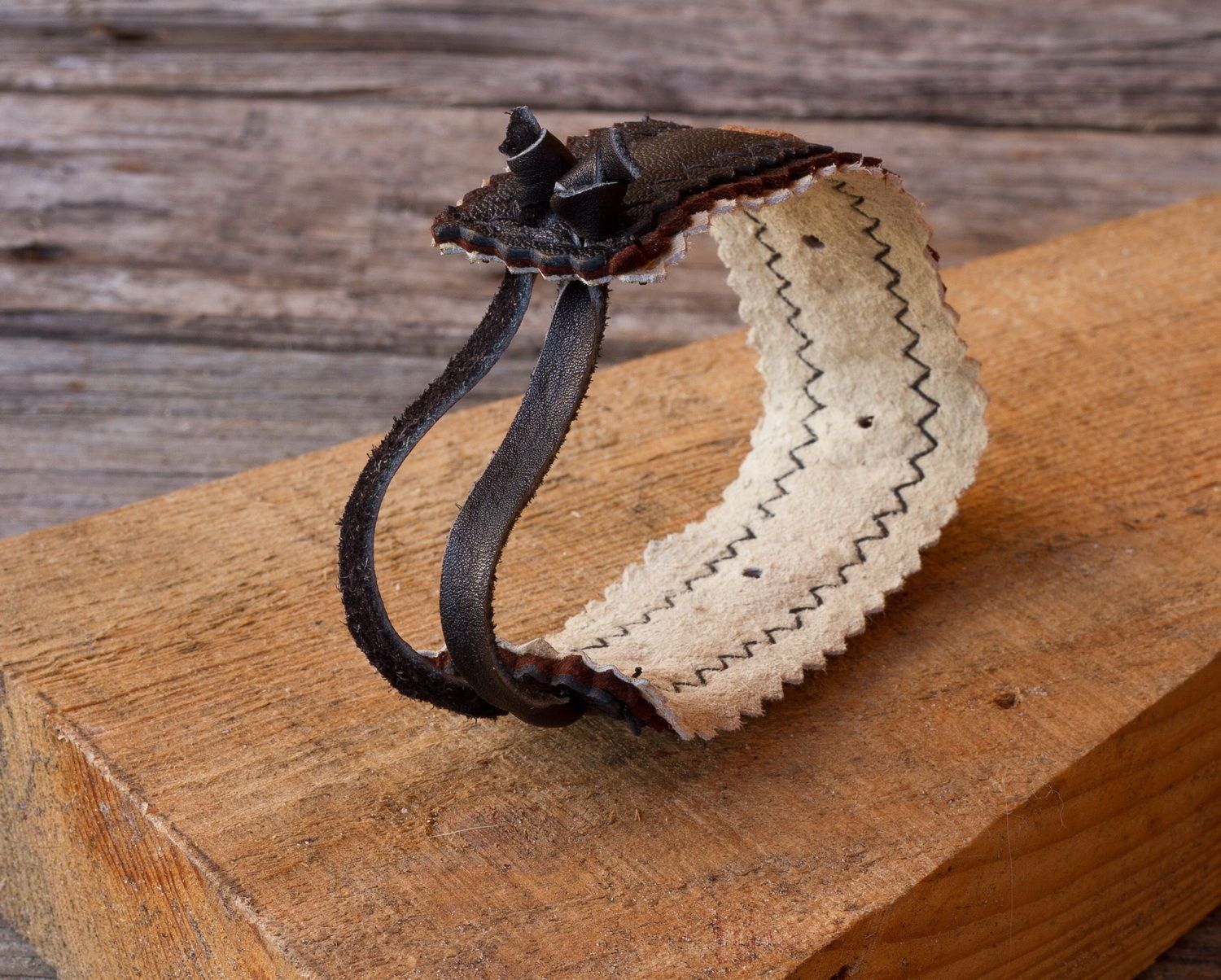 Leather handmade bracelet photo 3