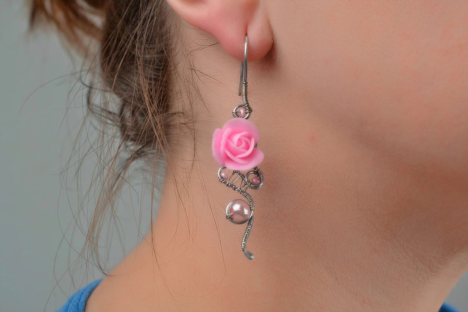 Handmade wire wrap earrings with pink polymer clay flowers Roses photo 2